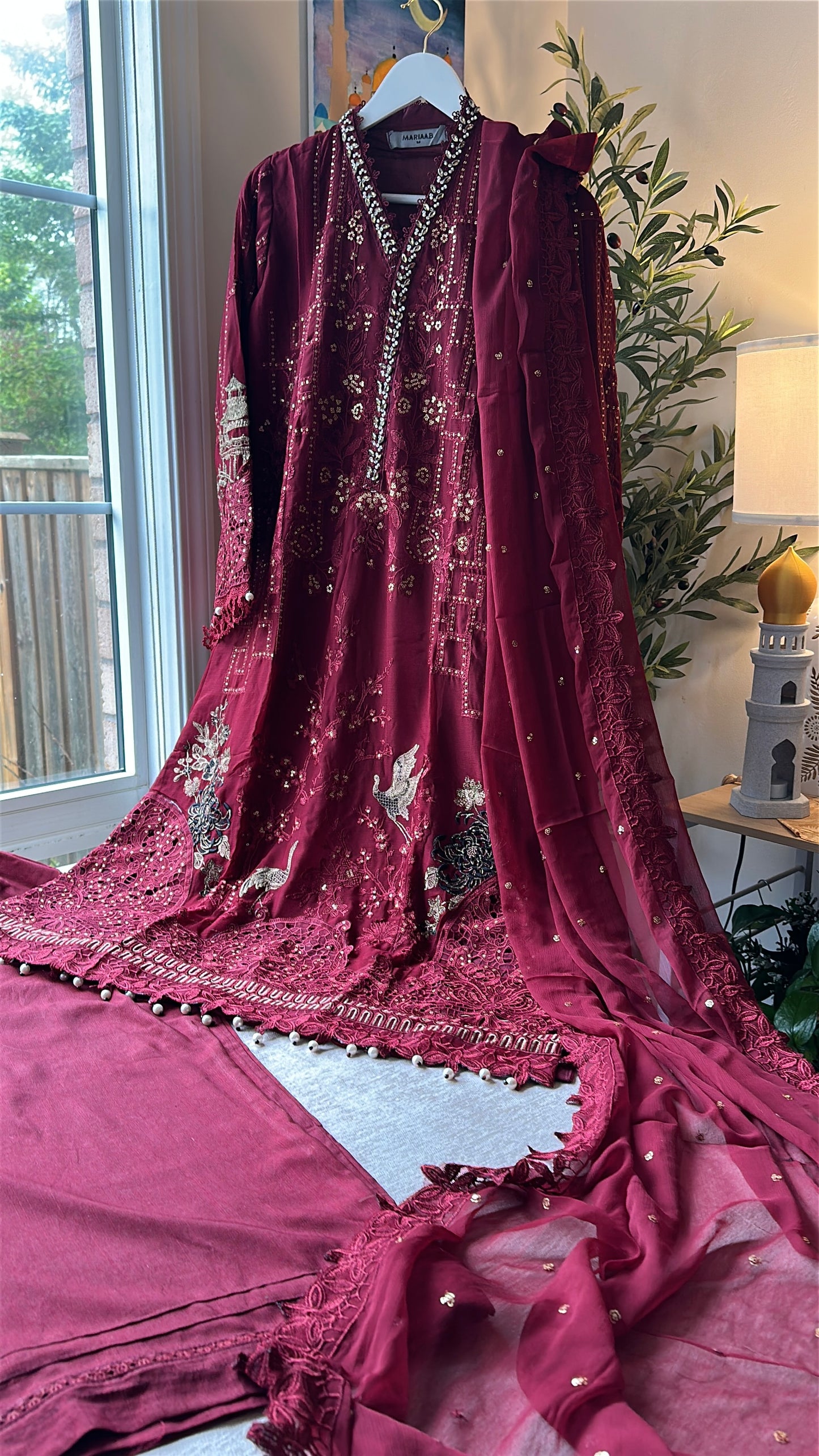 Rouge Mehr Élan – A Regal Bloom of Festive Elegance