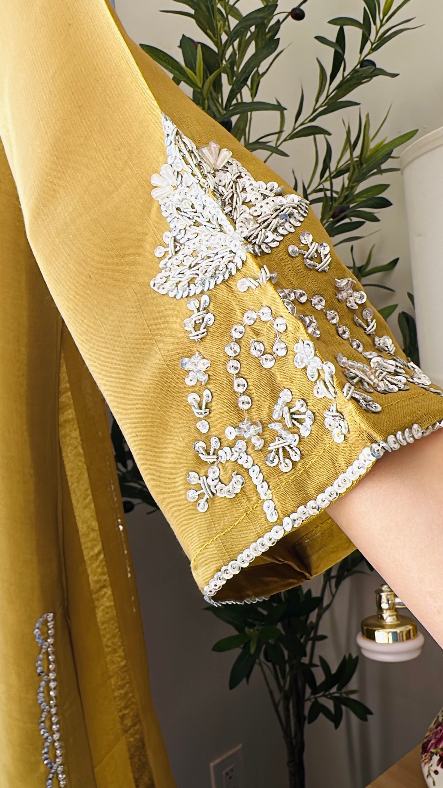Amber Muse – A 3-piece ensemble