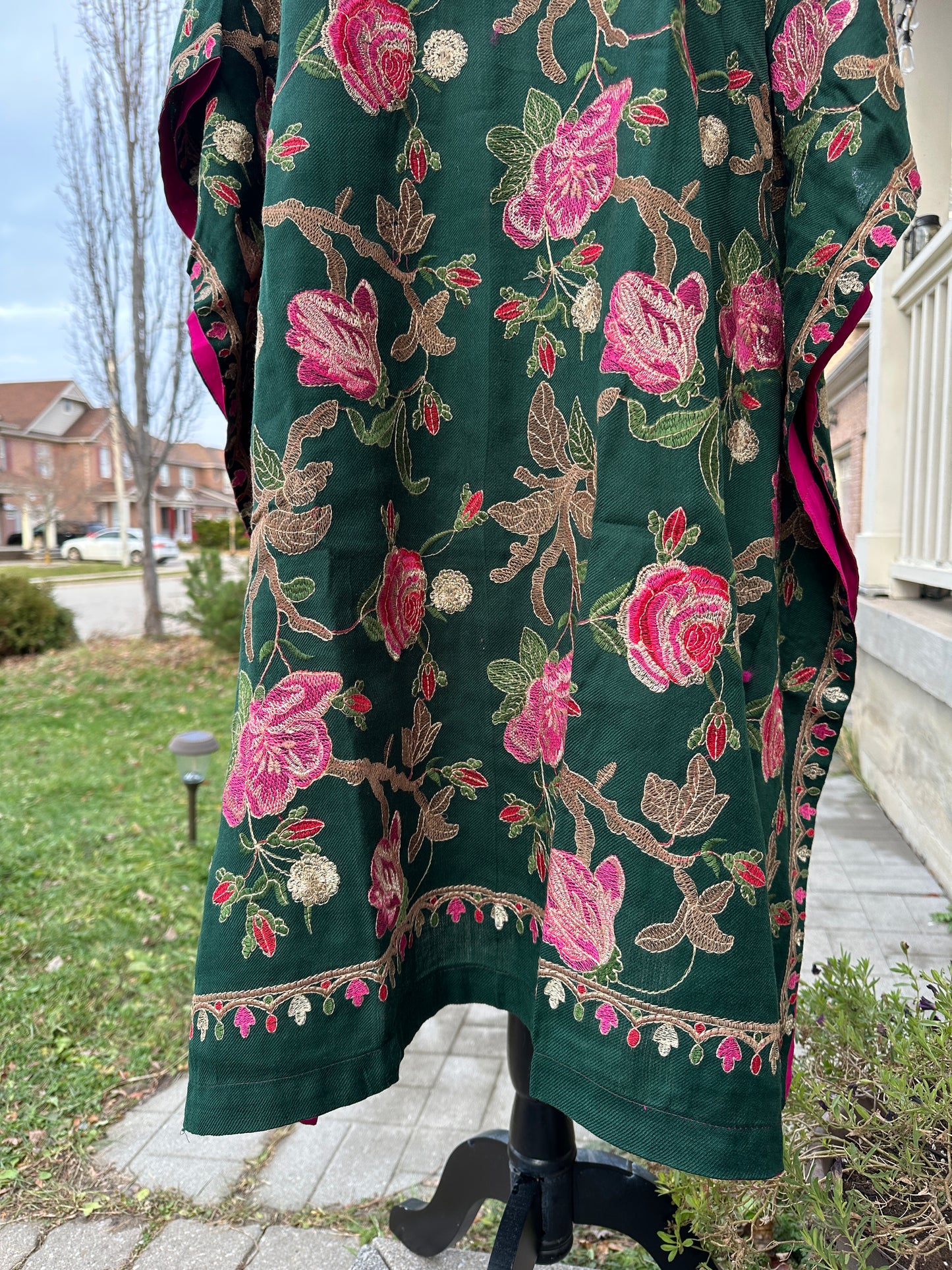 Shabnum-e-Gul – Dew on Roses ( Kaftan )