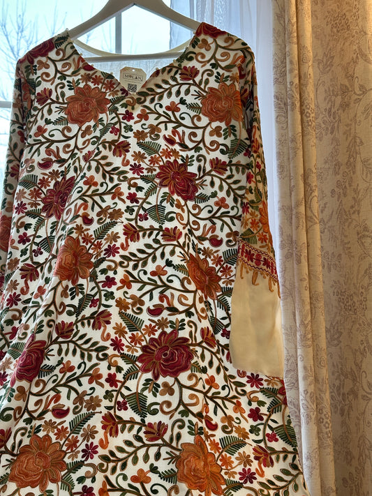 Gulbahaar-e-Ivory – Heritage Kaftan Series