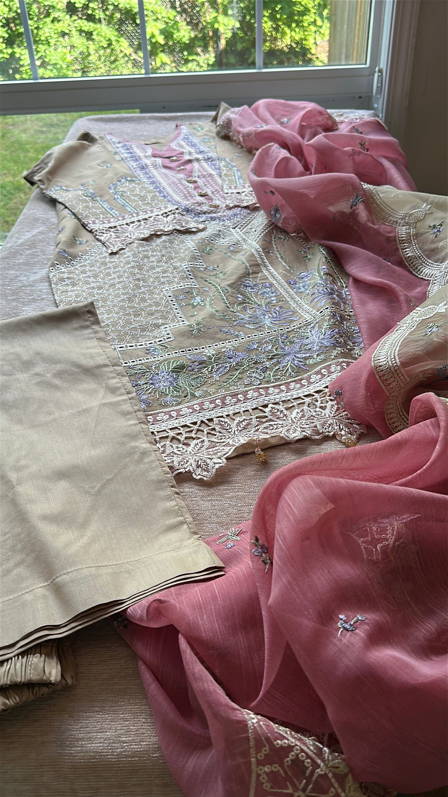 Rosé Dune Élan – 3 Piece Lawn Set