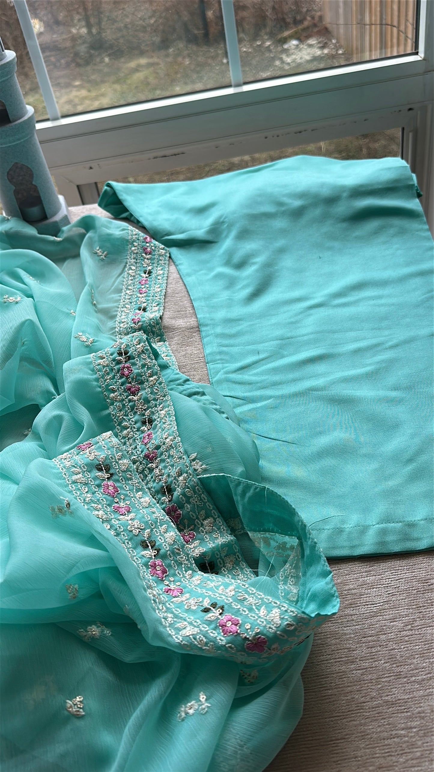 Azure Élan – A Breath of Soft Elegance