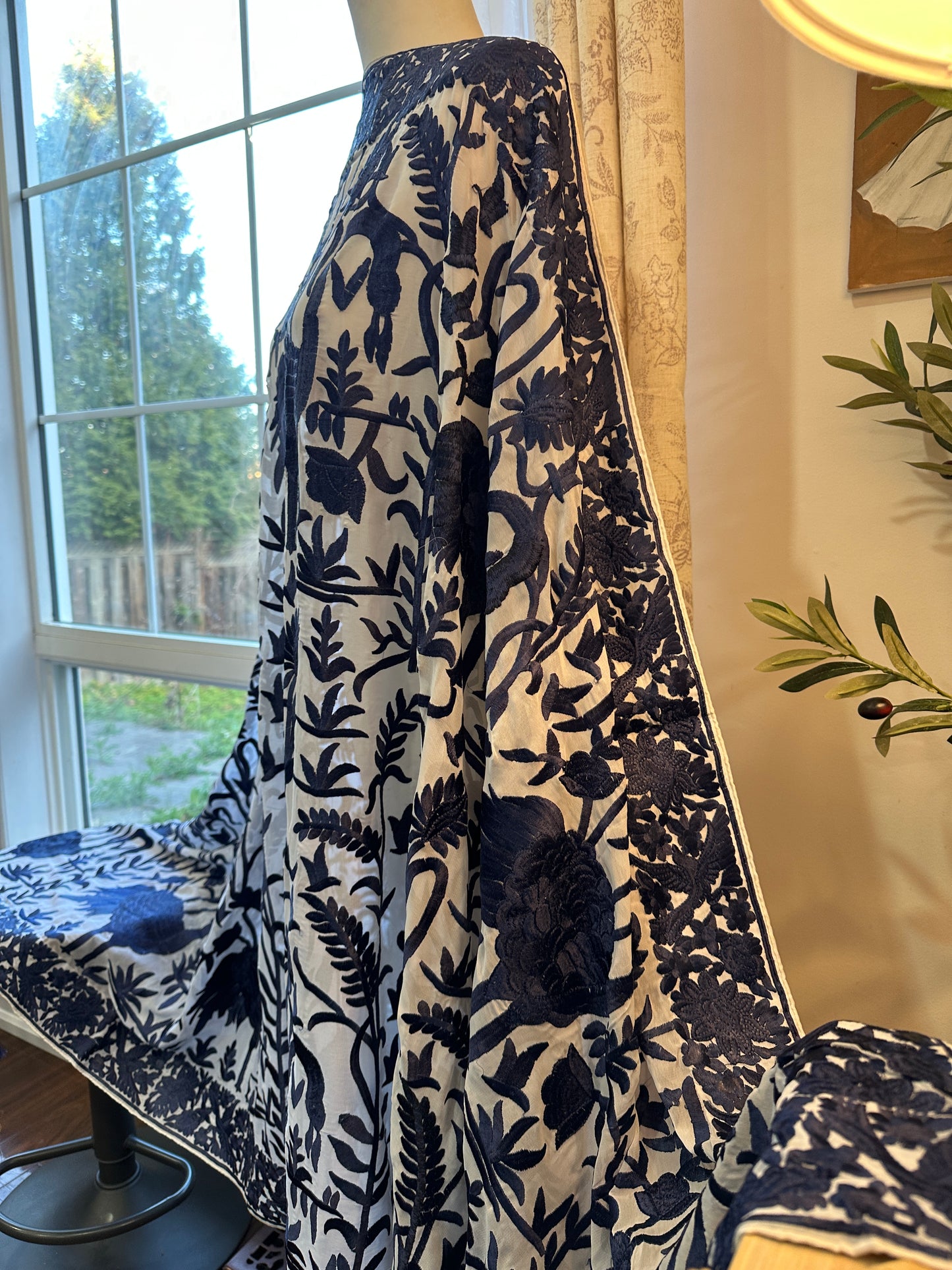 Neeli Yaadein Flamingo Dupatta – Hand-Embroidered