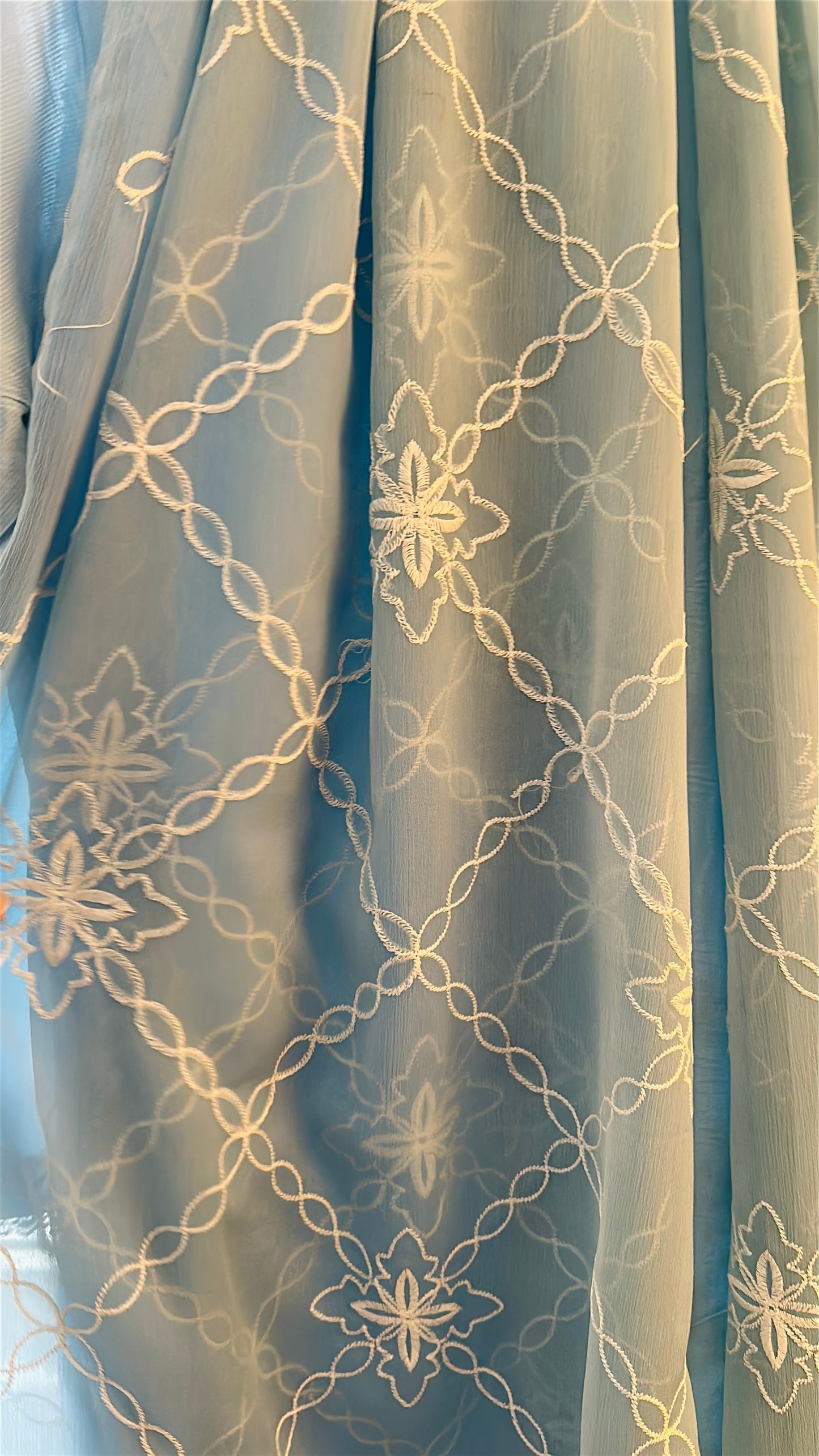 Lumière Blue – A Soft Glow of Raw Silk Elegance