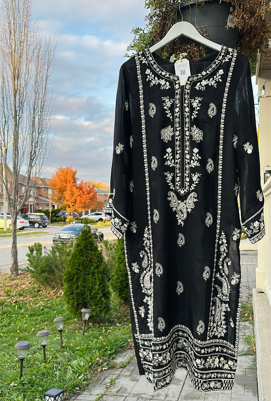 Moonlit Noir – Soft Elegance in Midnight Black