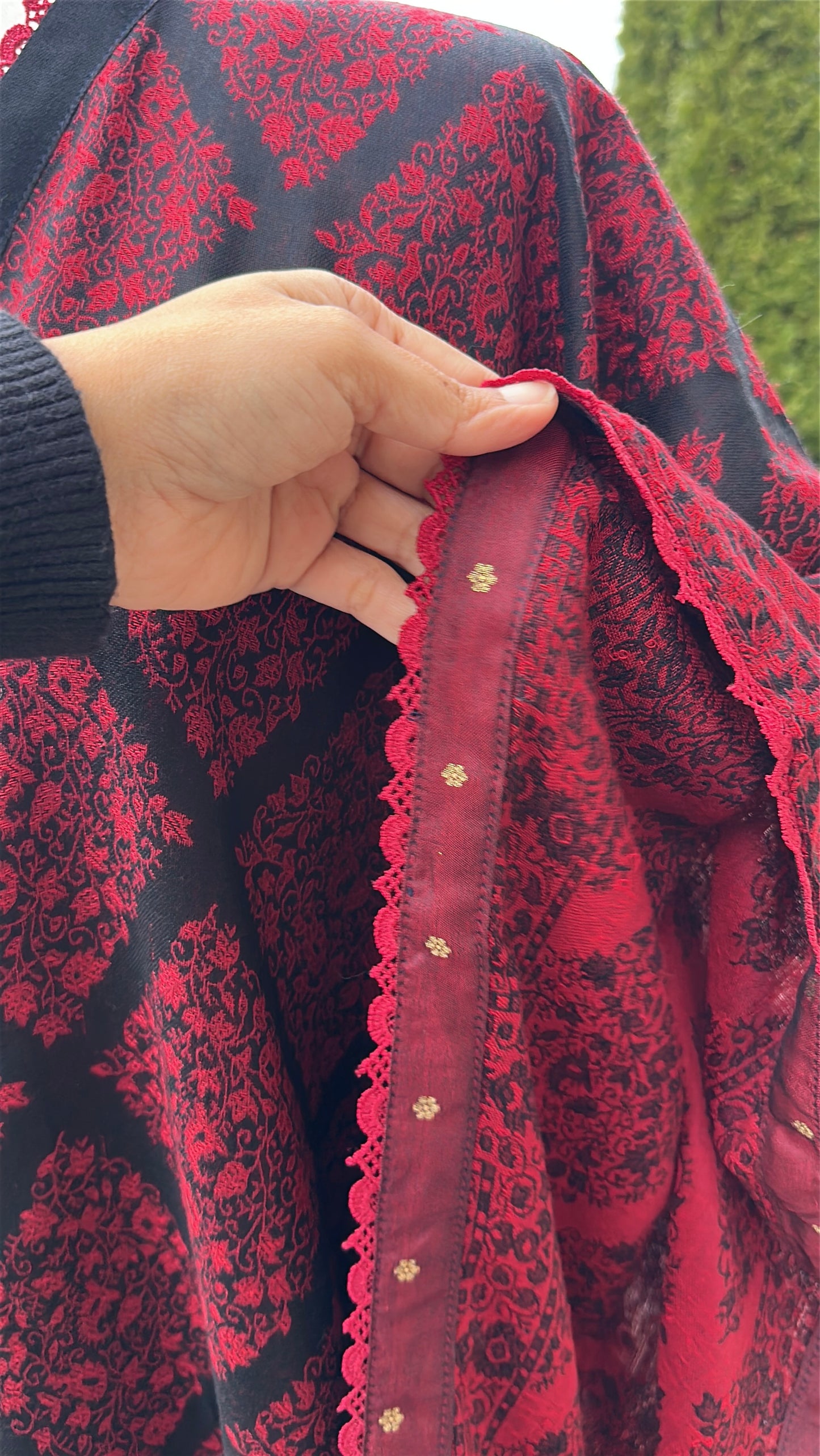 Zar-e-Mohabbat – The Ruby Noir Heritage Wrap