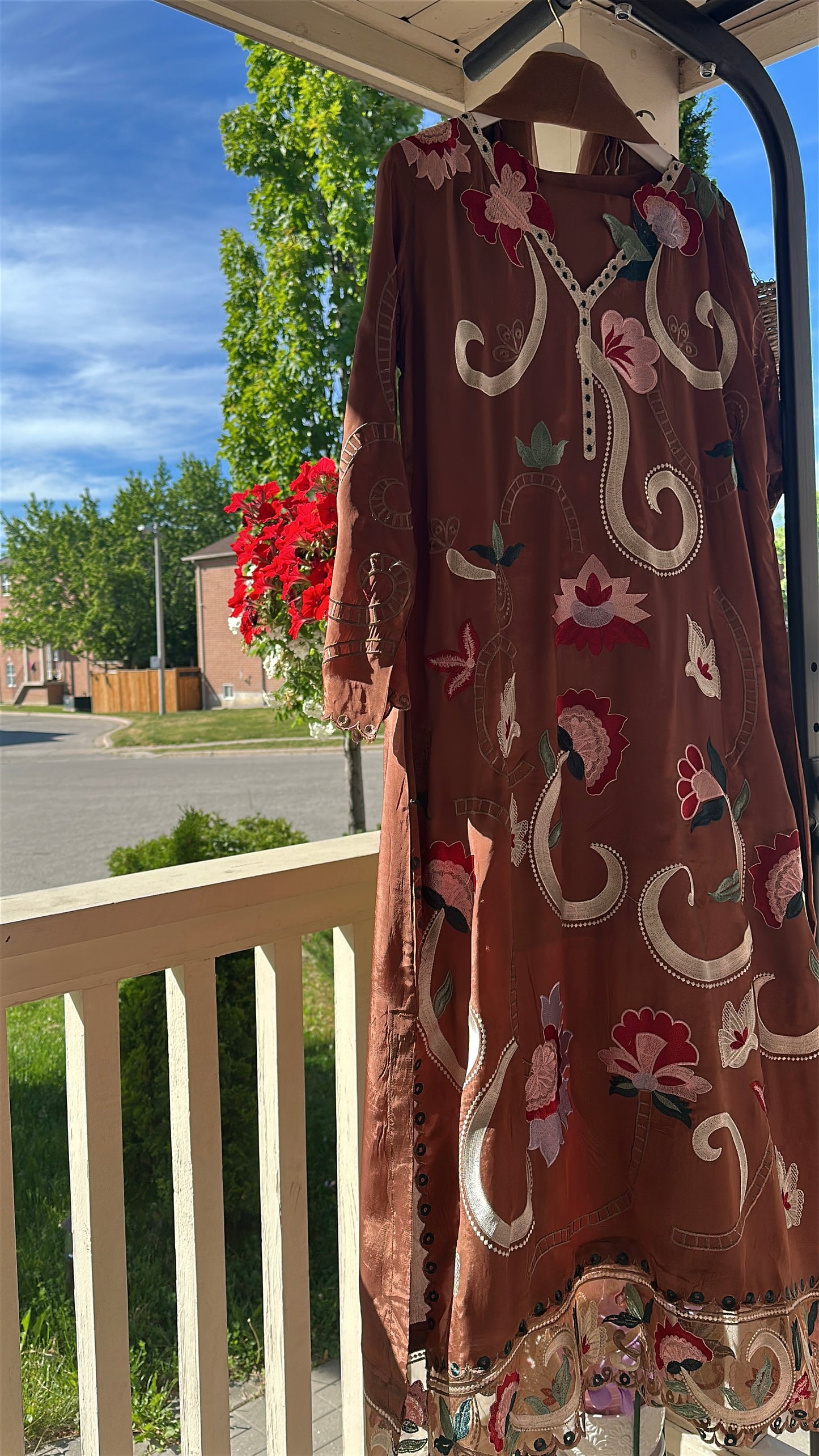 Mocha Rose – A Garden in Motion