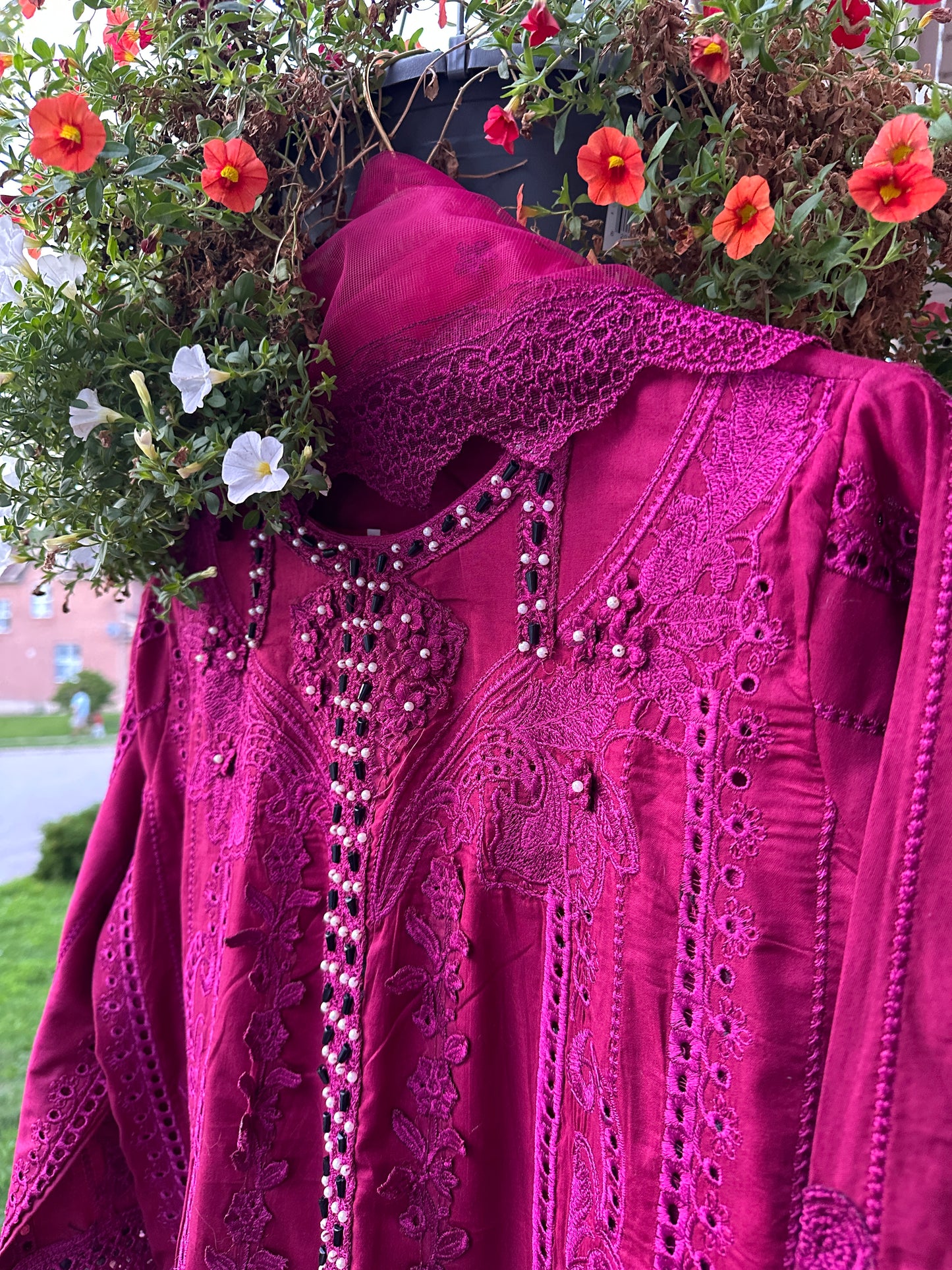 Magenta Chikan Kari