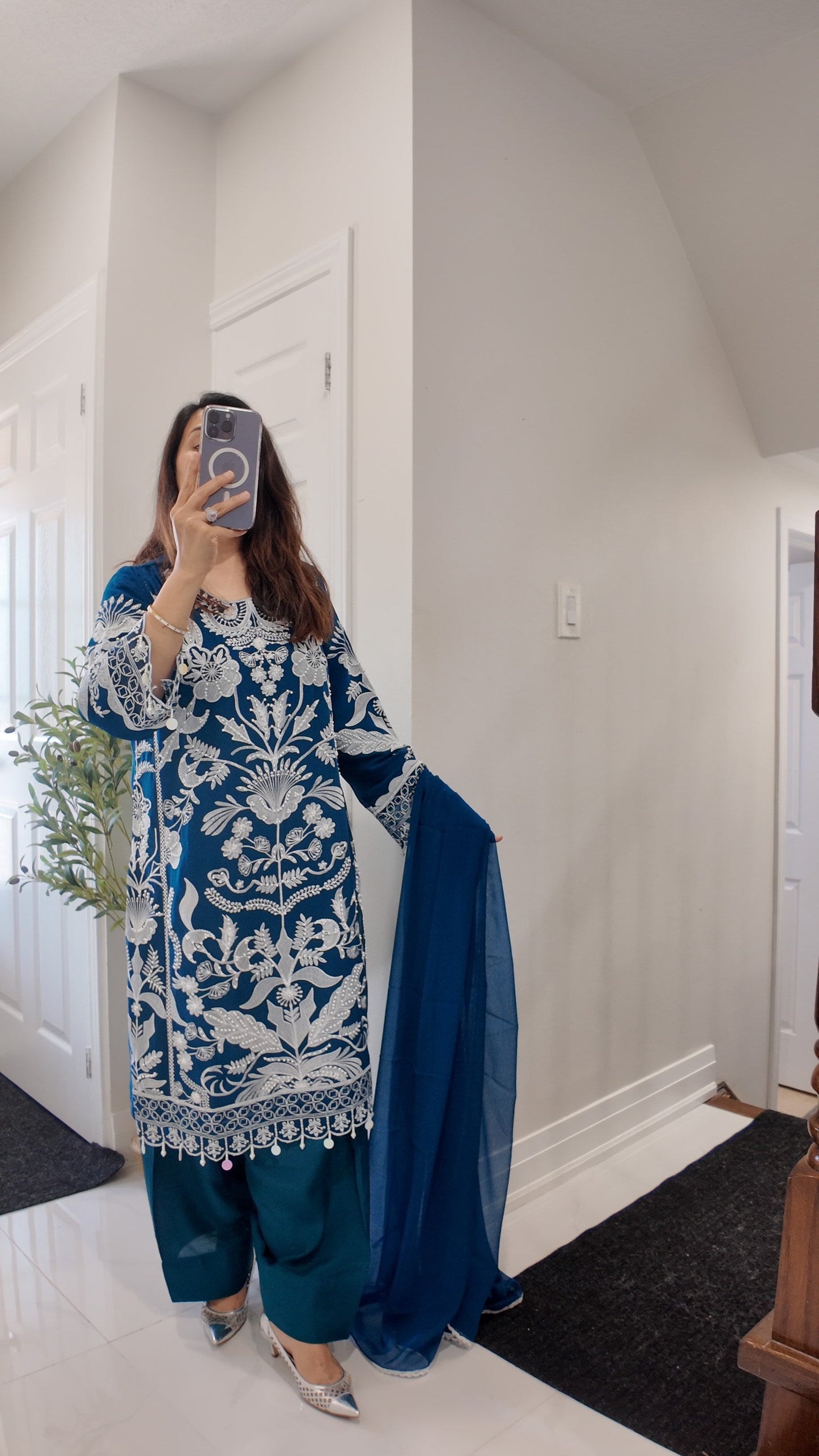 Noor-e-Farshi Zinc Blue