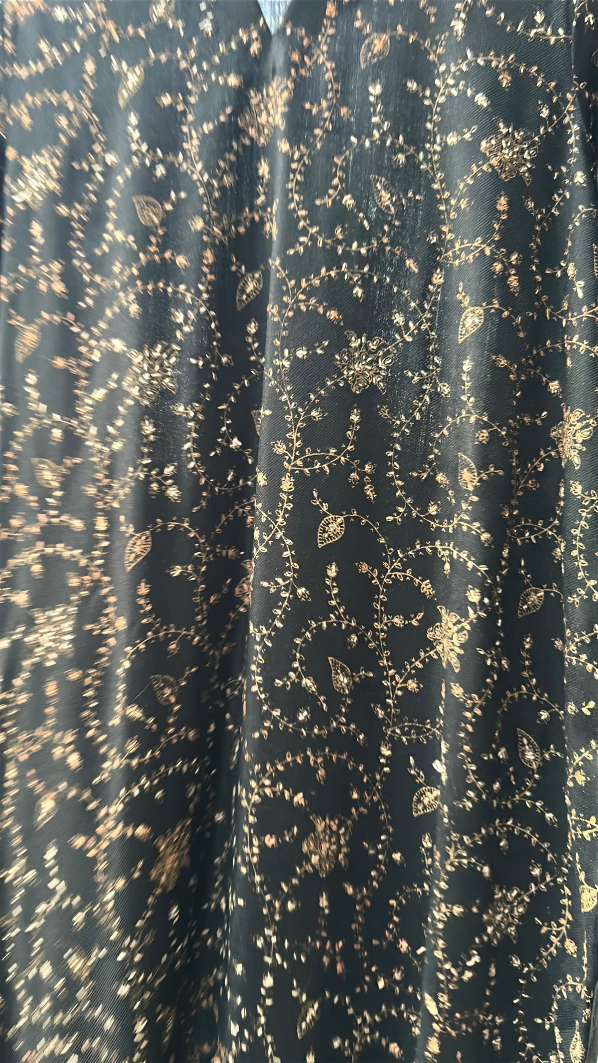 Zar-e-Shab Pashmina Kaftan
