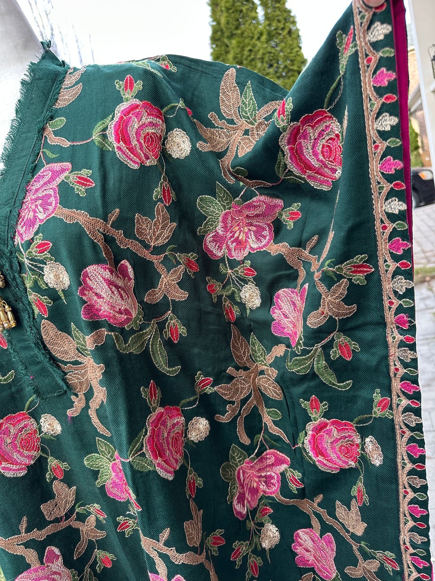 Shabnum-e-Gul – Dew on Roses ( Kaftan )
