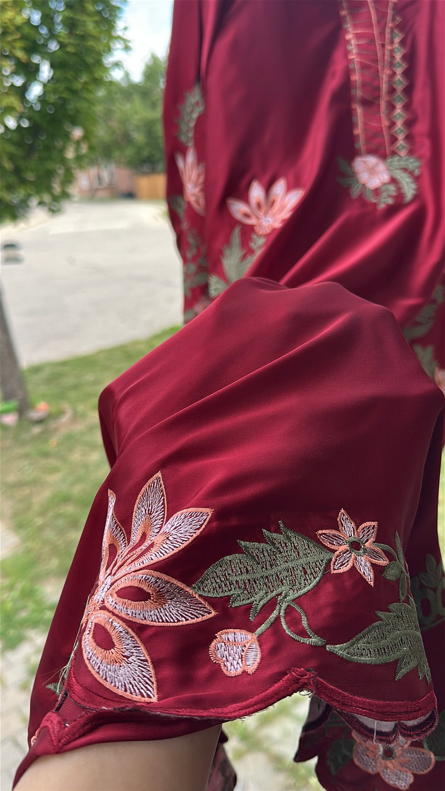 Mehrza – Embroidered Silk Kaftan 3-Piece Set