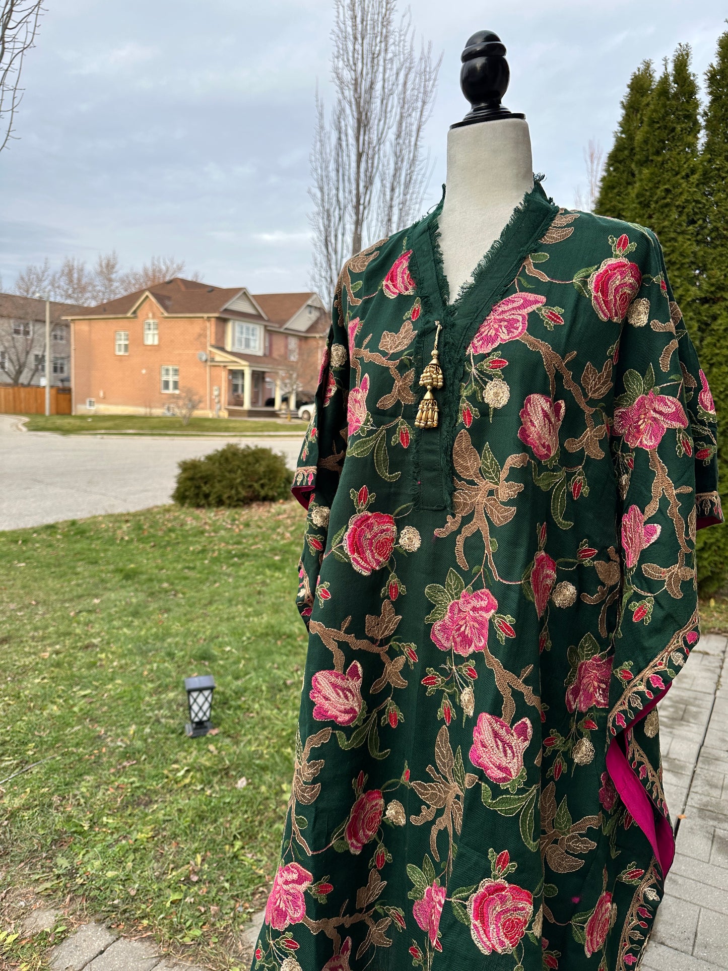 Shabnum-e-Gul – Dew on Roses ( Kaftan )