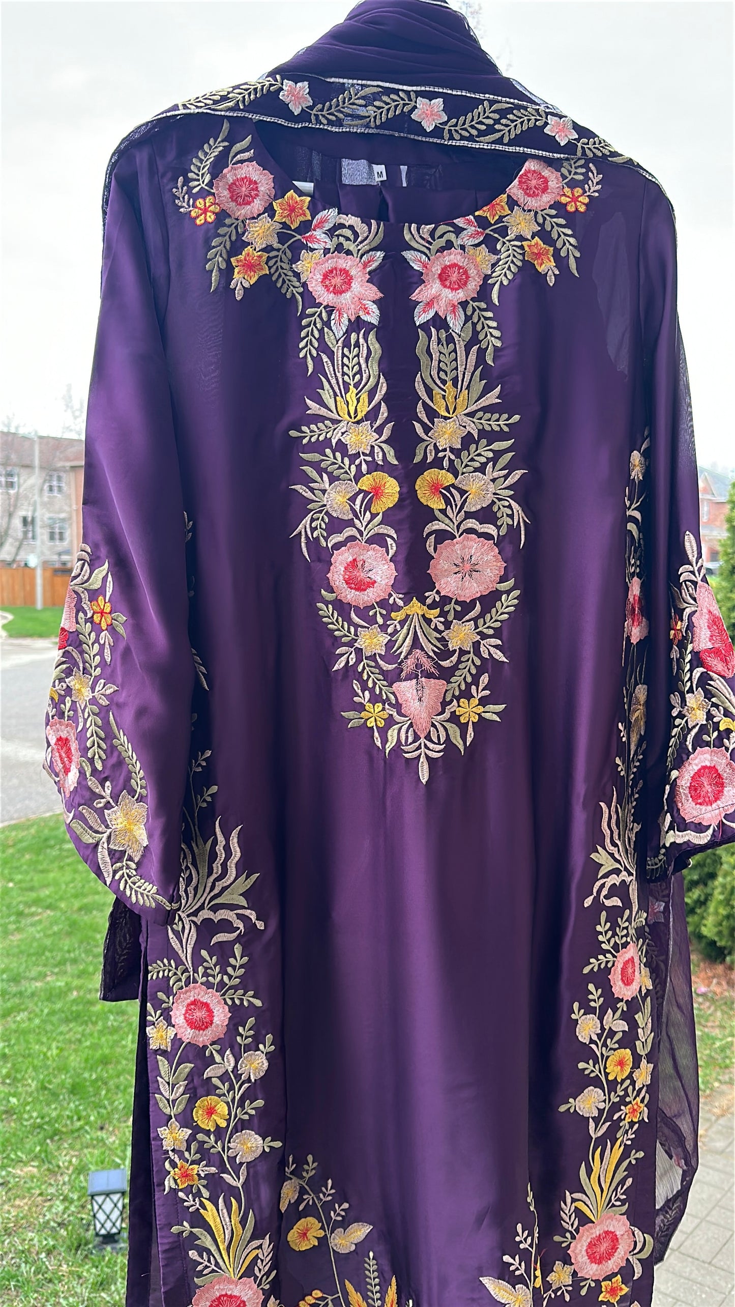 Midnight Gulnaar Élan