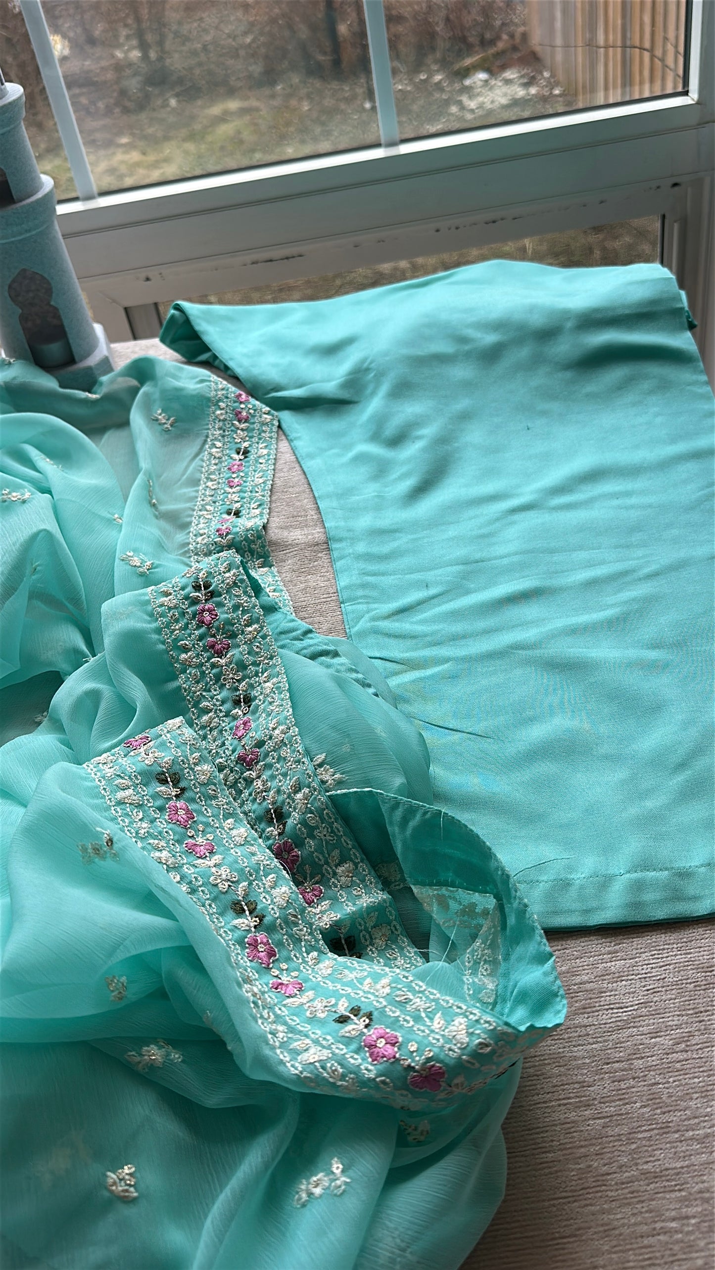 Azure Élan – A Breath of Soft Elegance