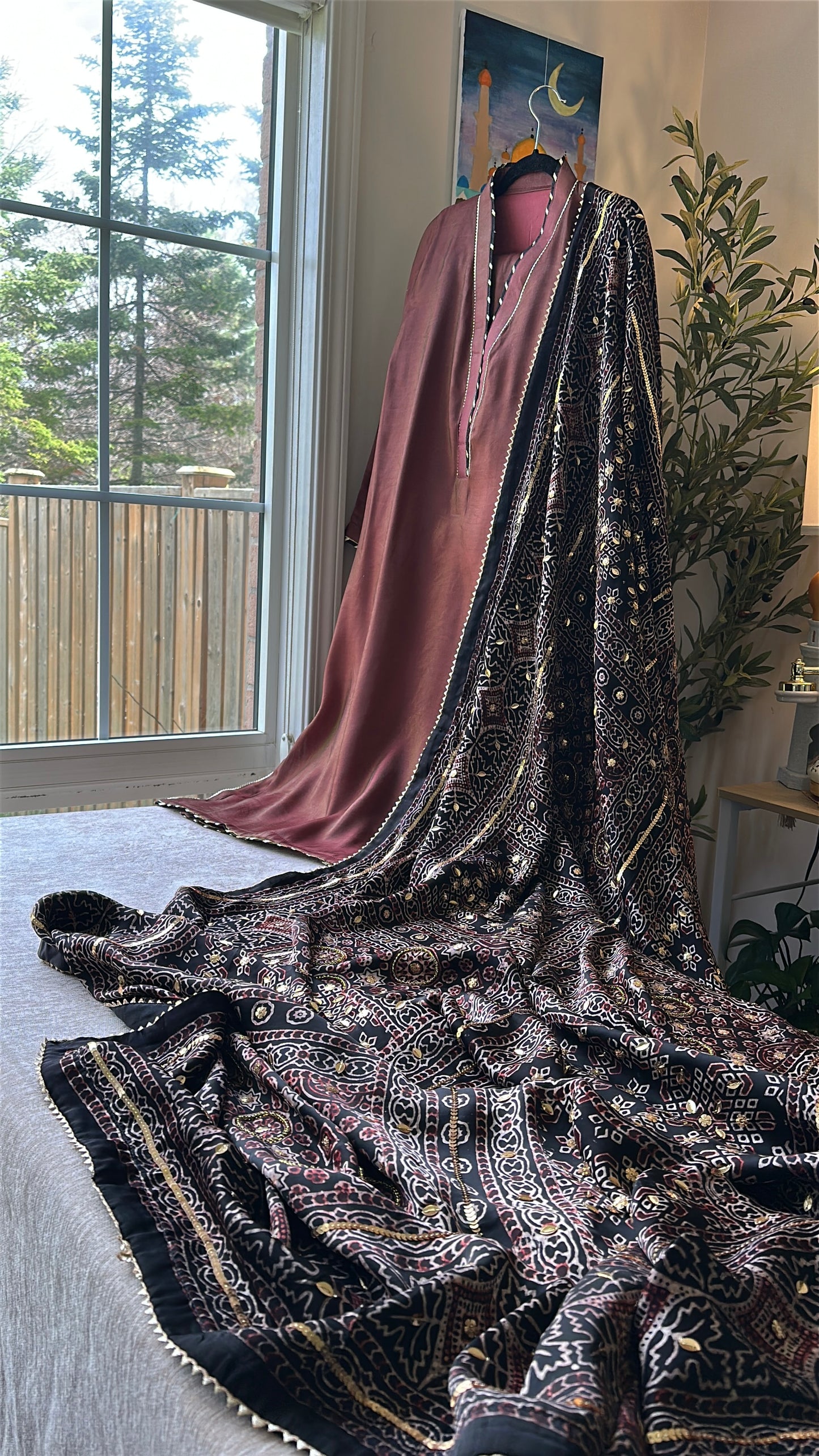 Rosé Noir Ajrak Élan – Where Soft Grace Meets Bold Heritage