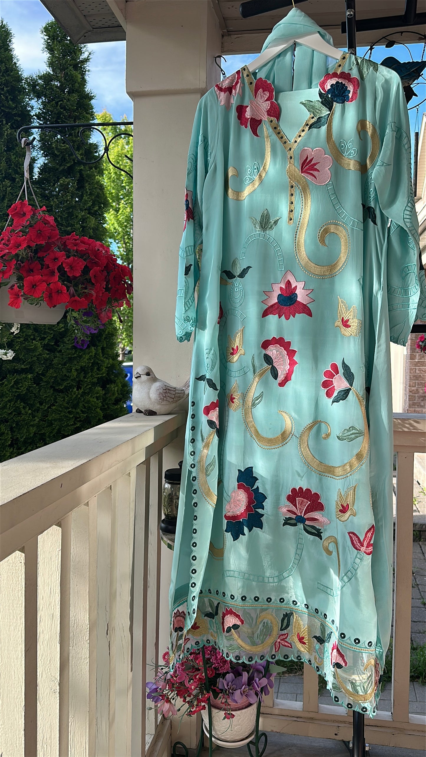 Blue Bloom – A Garden in Motion