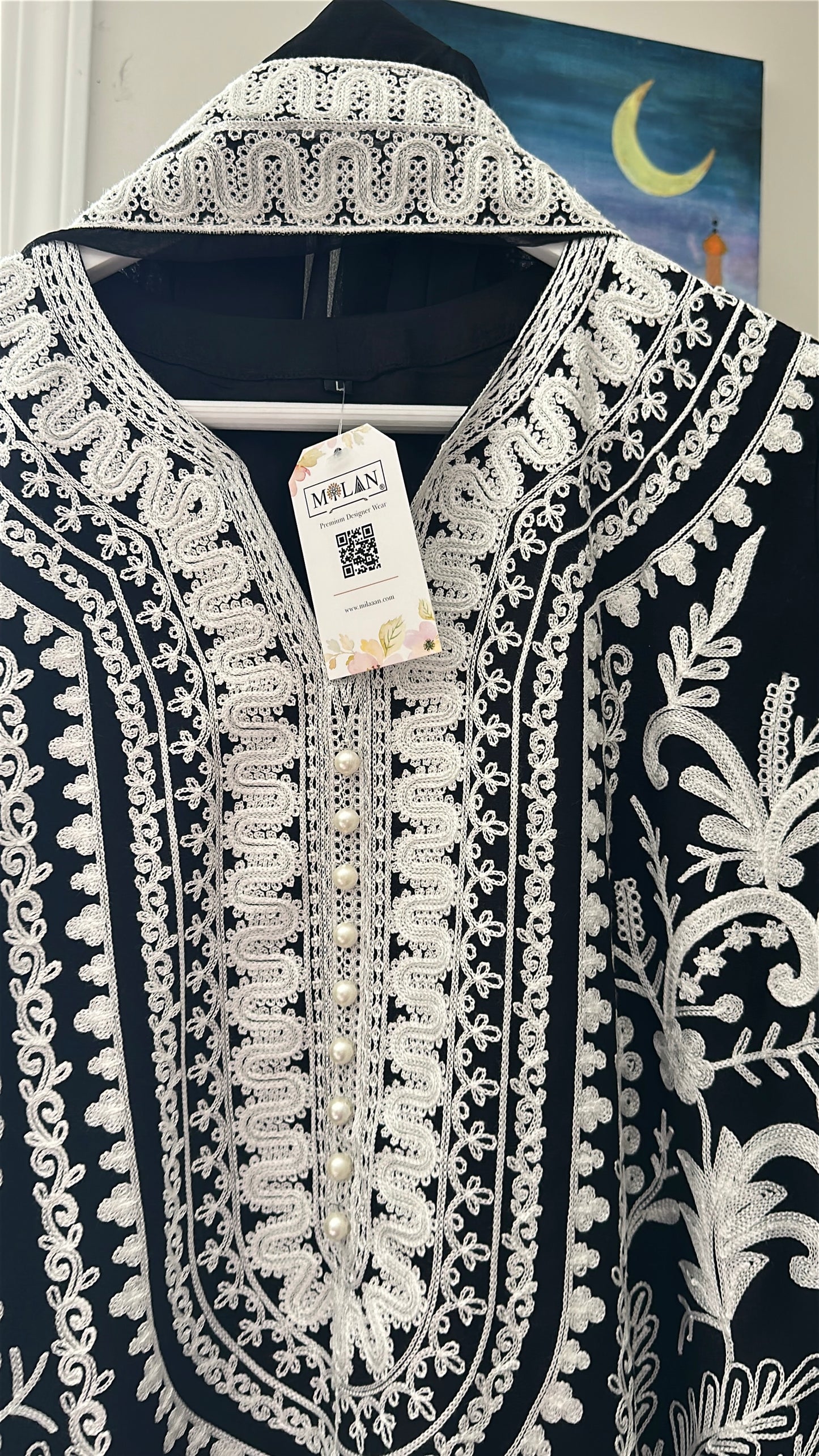 Noir Ivory Élan – Midnight Elegance Reimagined