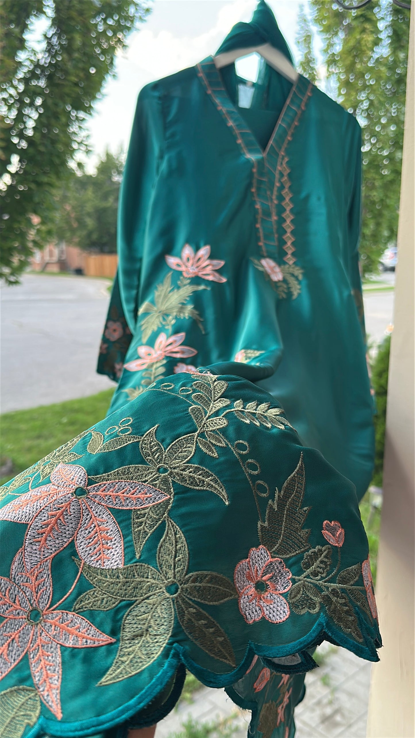 Zarveen Emerald — Jewel-Toned Silk Kaftan Set