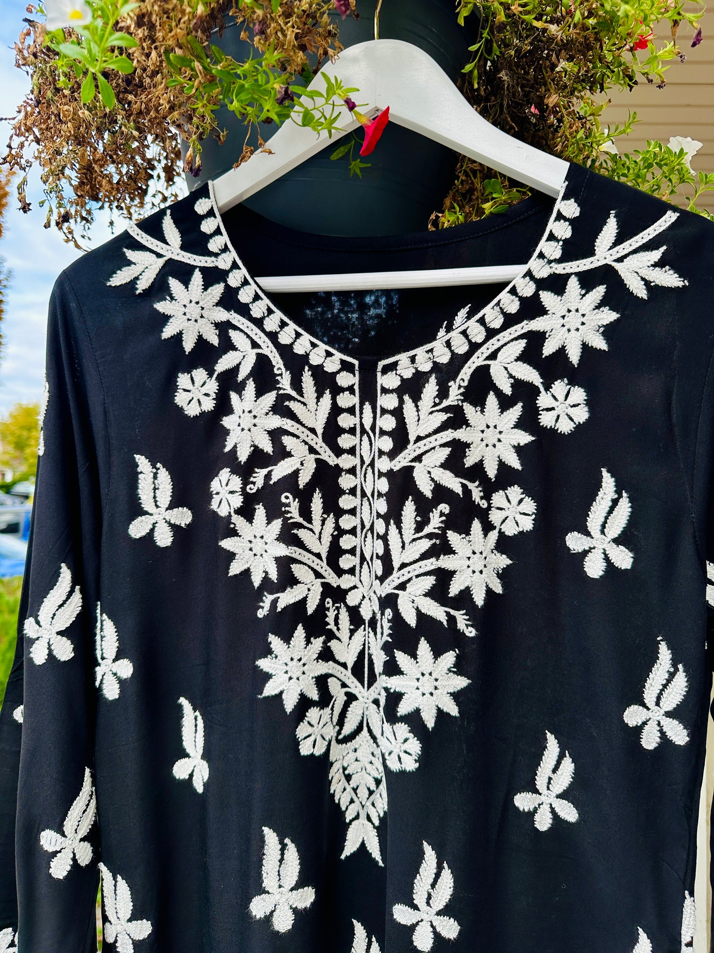 Noor-e-Siyah – Kashmiri Farshi Shalwar Set