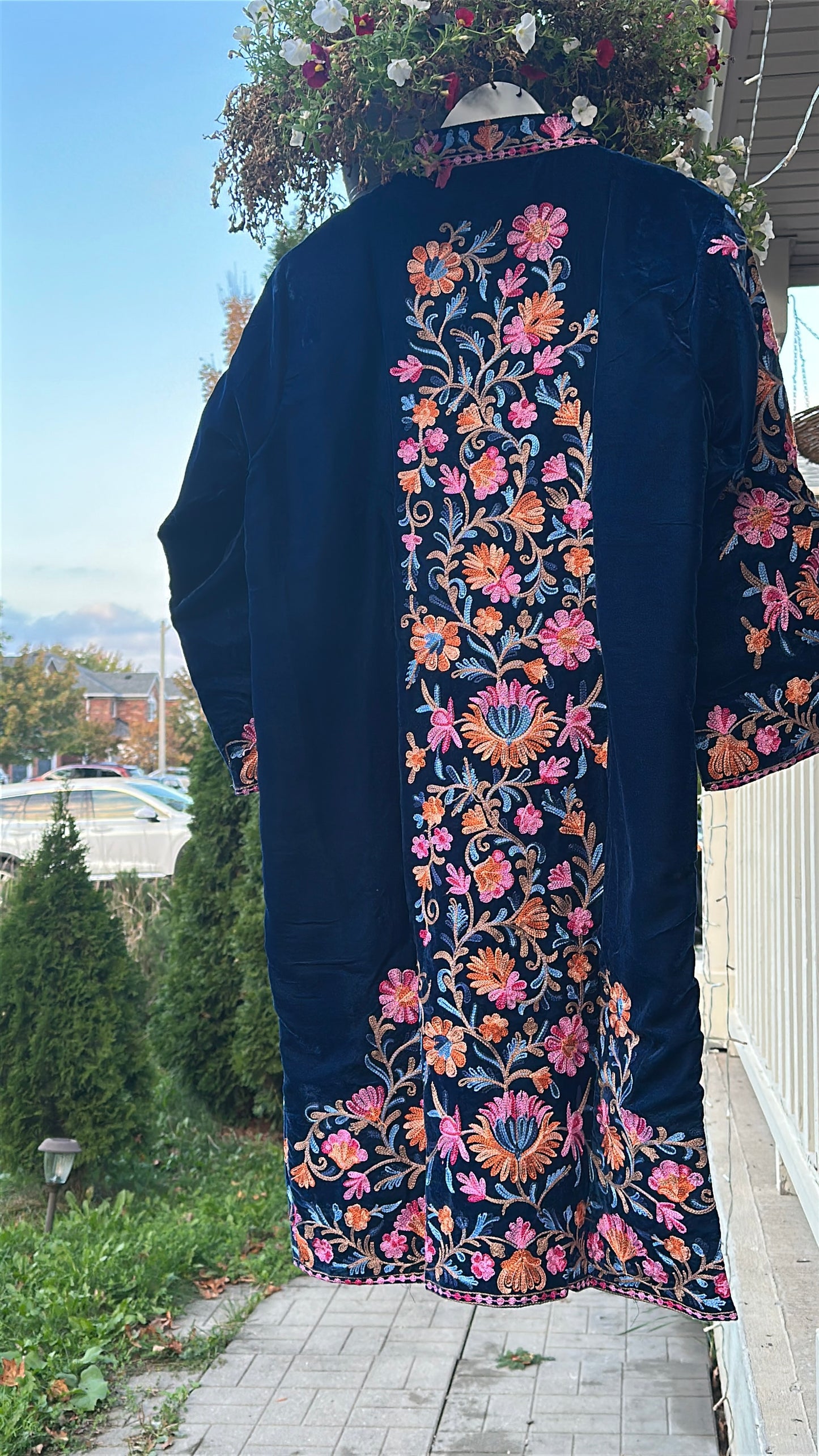 Velvet Reverie – The Kashmiri Wrap