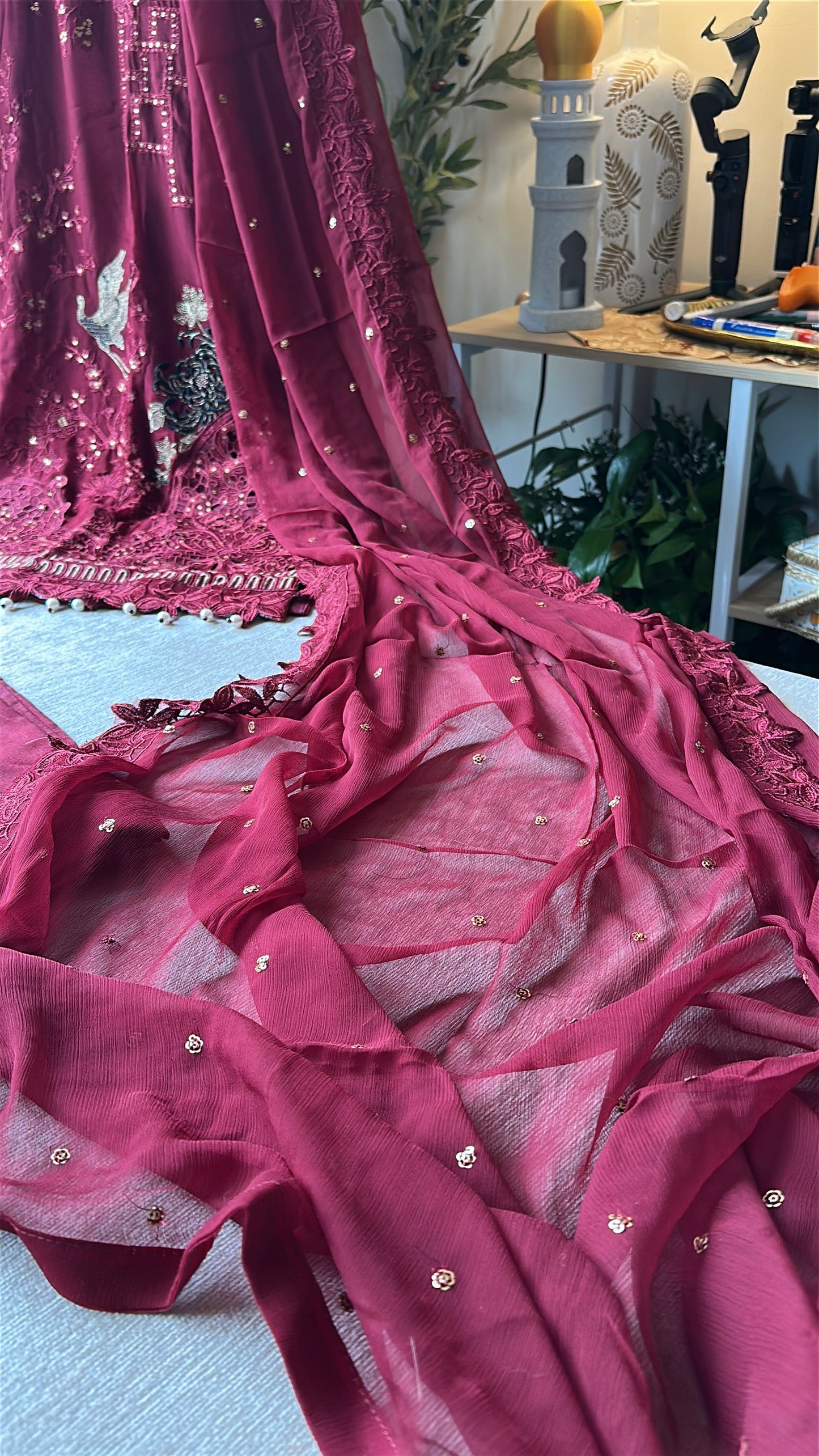 Rouge Mehr Élan – A Regal Bloom of Festive Elegance