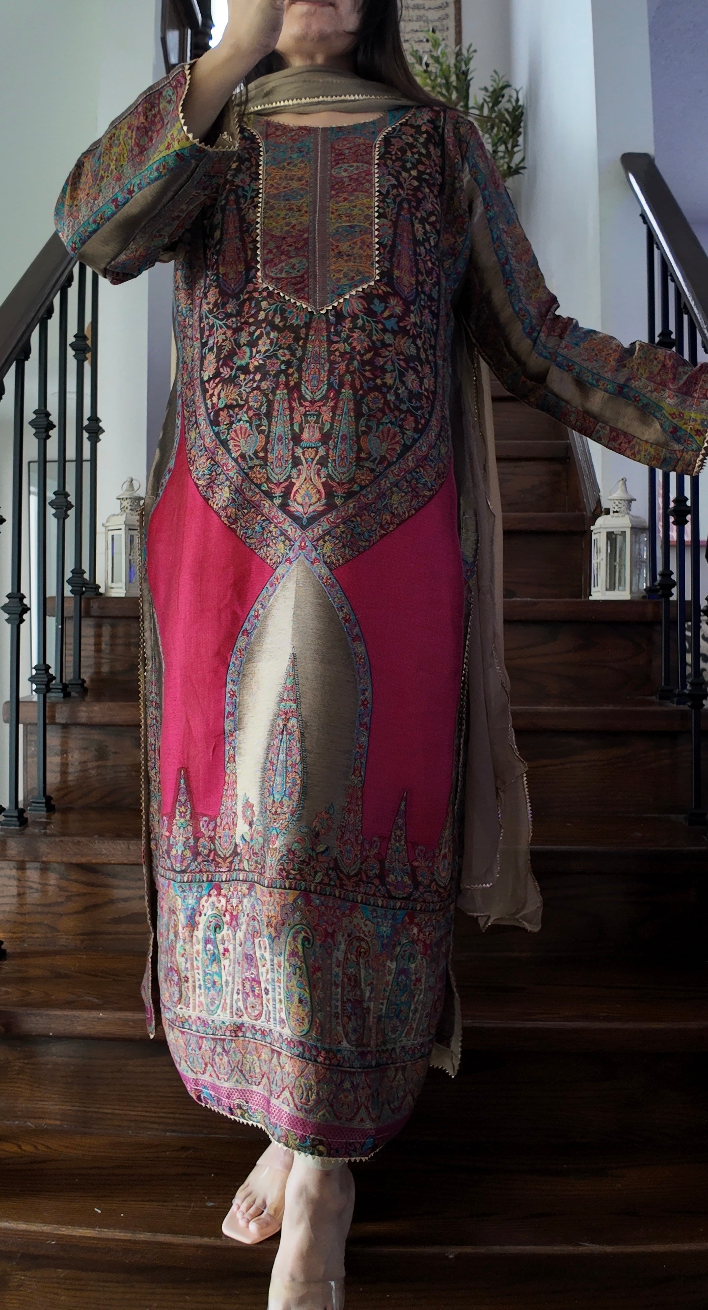 Kani Gulnaar Élan – A Heritage in Jewel Tones