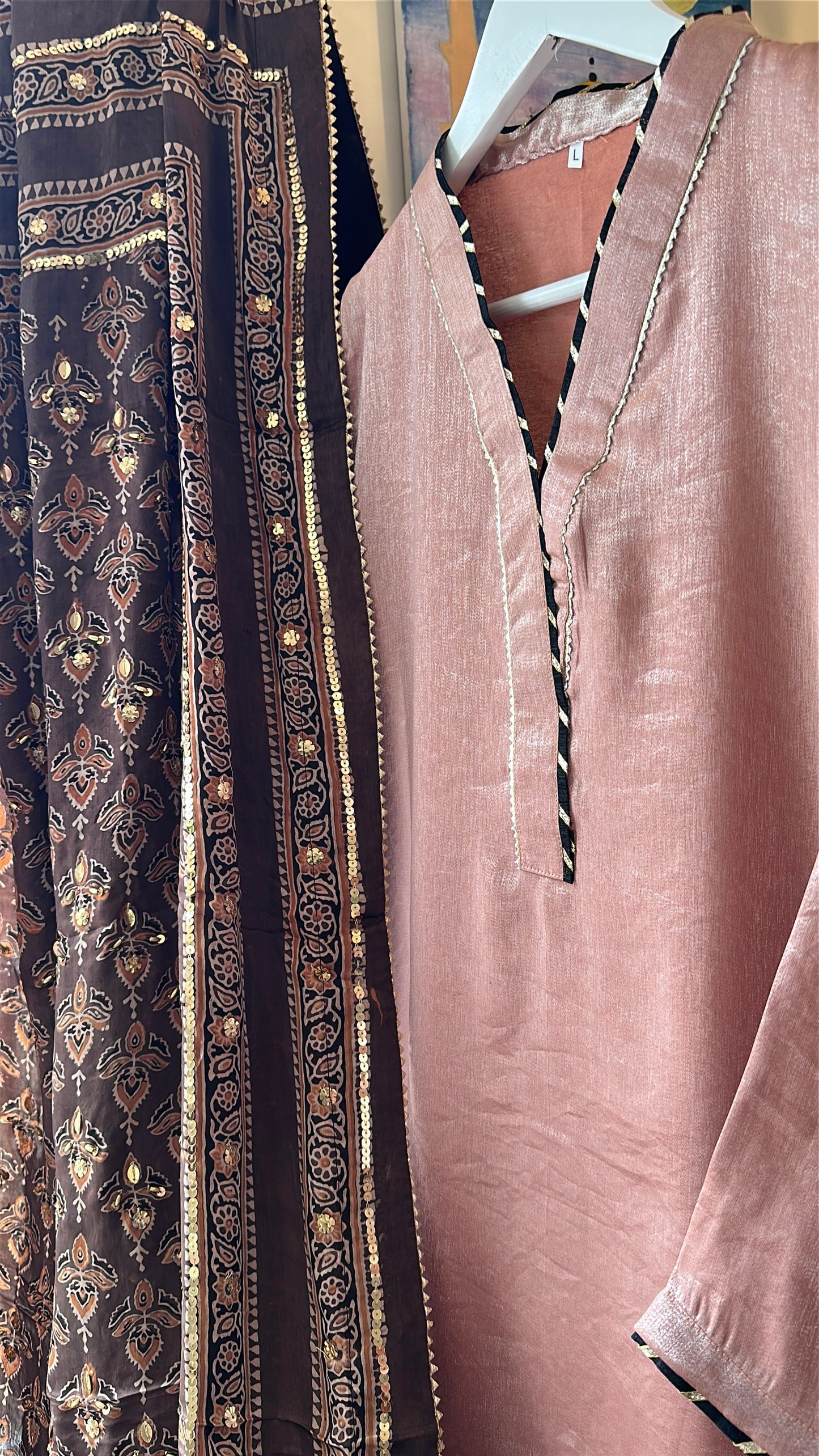 Ajrak Rosé Mehr Élan – A Soft Glow of Heritage & Grace