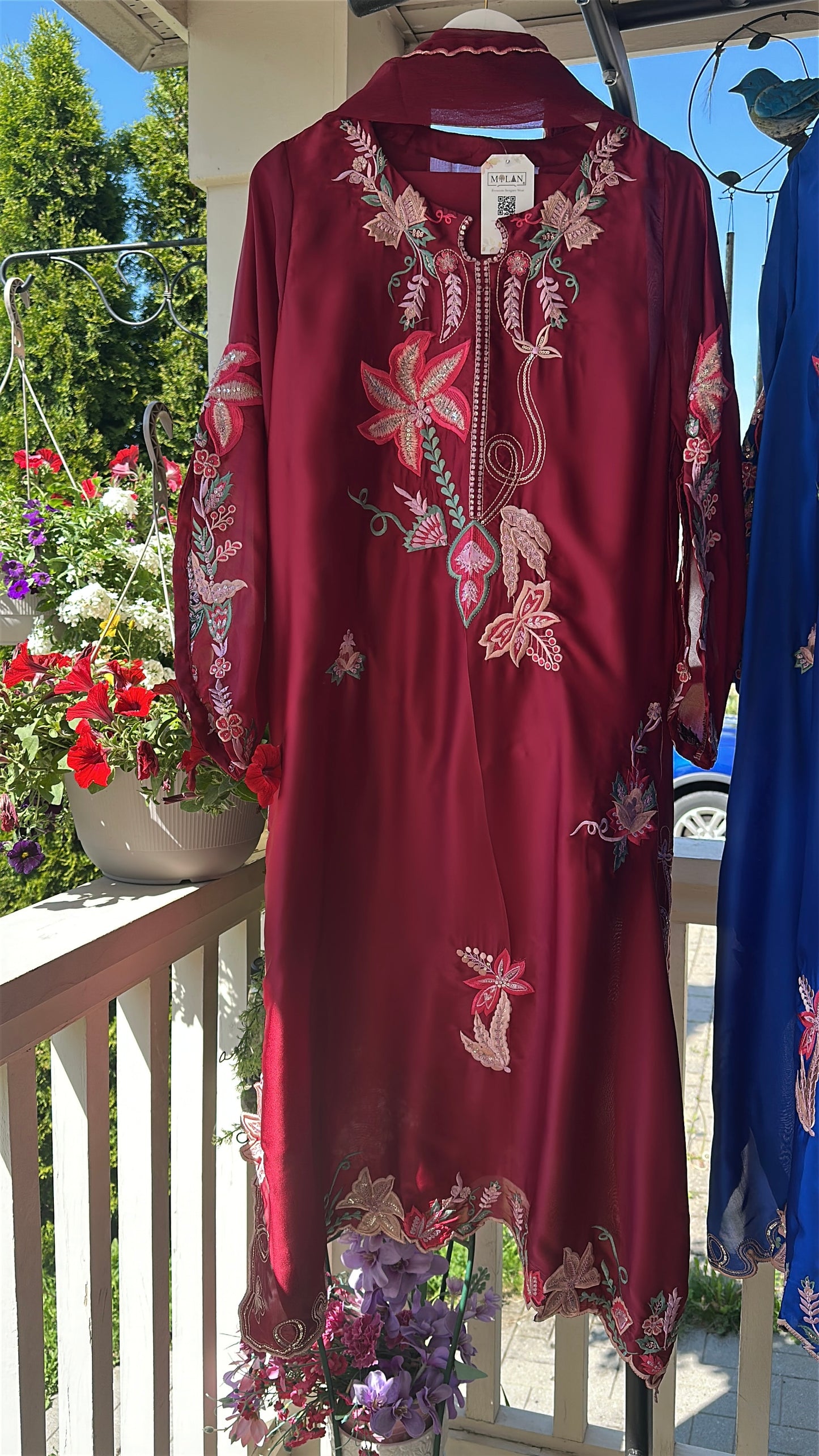 ❤️ Ruby Veil Élan – Deep Tones, Timeless Glamour