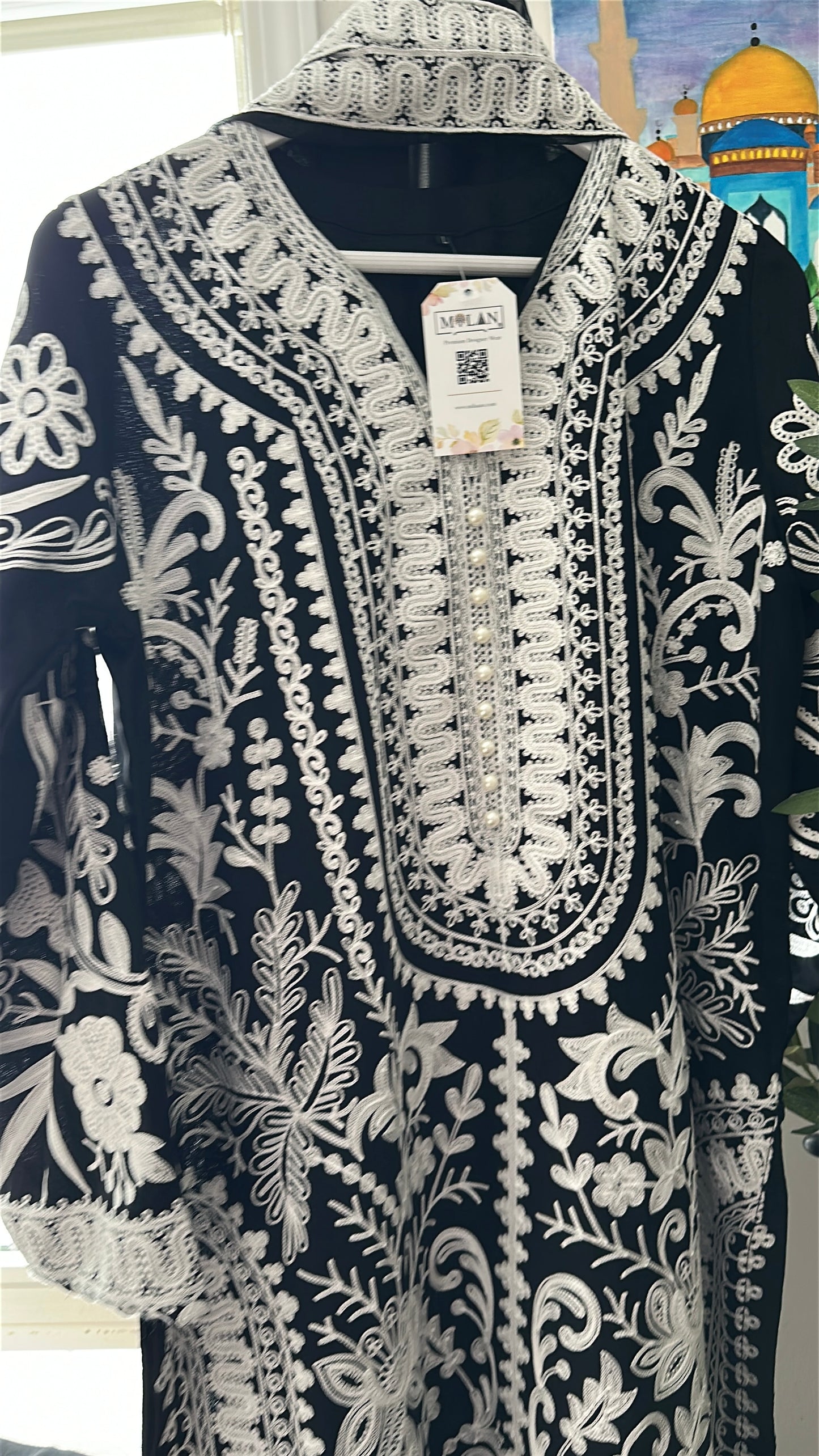 Noir Ivory Élan – Midnight Elegance Reimagined