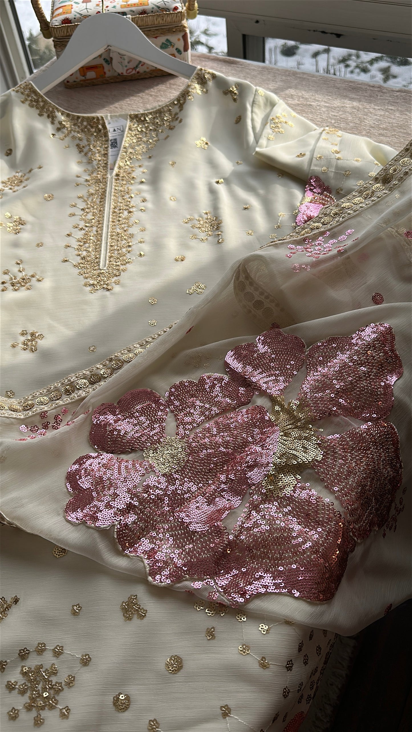 Noor-e-Gulabo – A Soft Bloom of Light & Grace