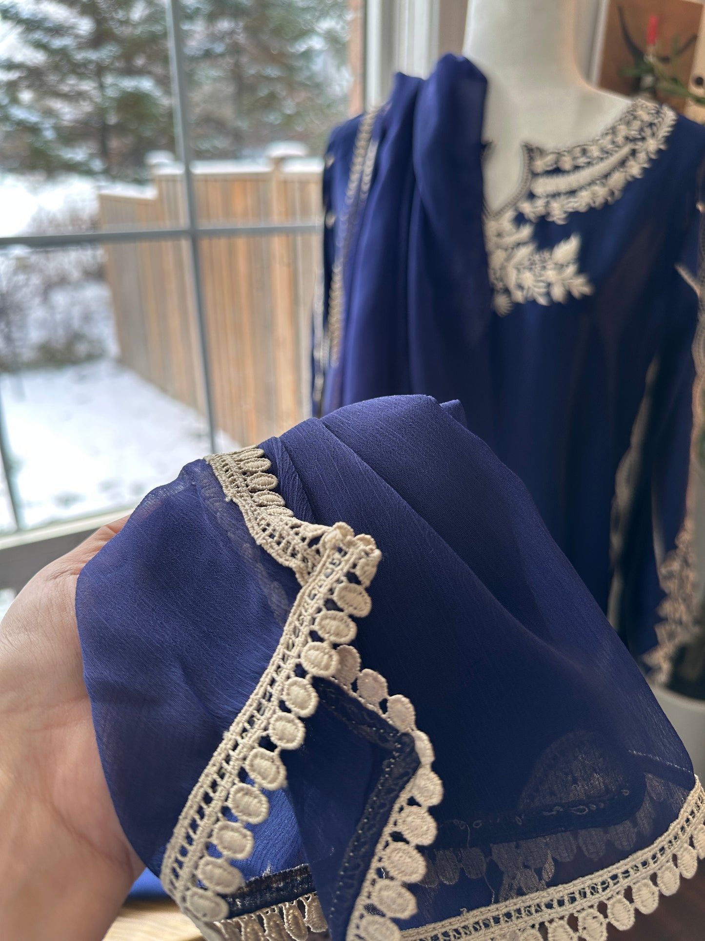 Neel-e-Royaale – The Royal Embroidered Ensemble