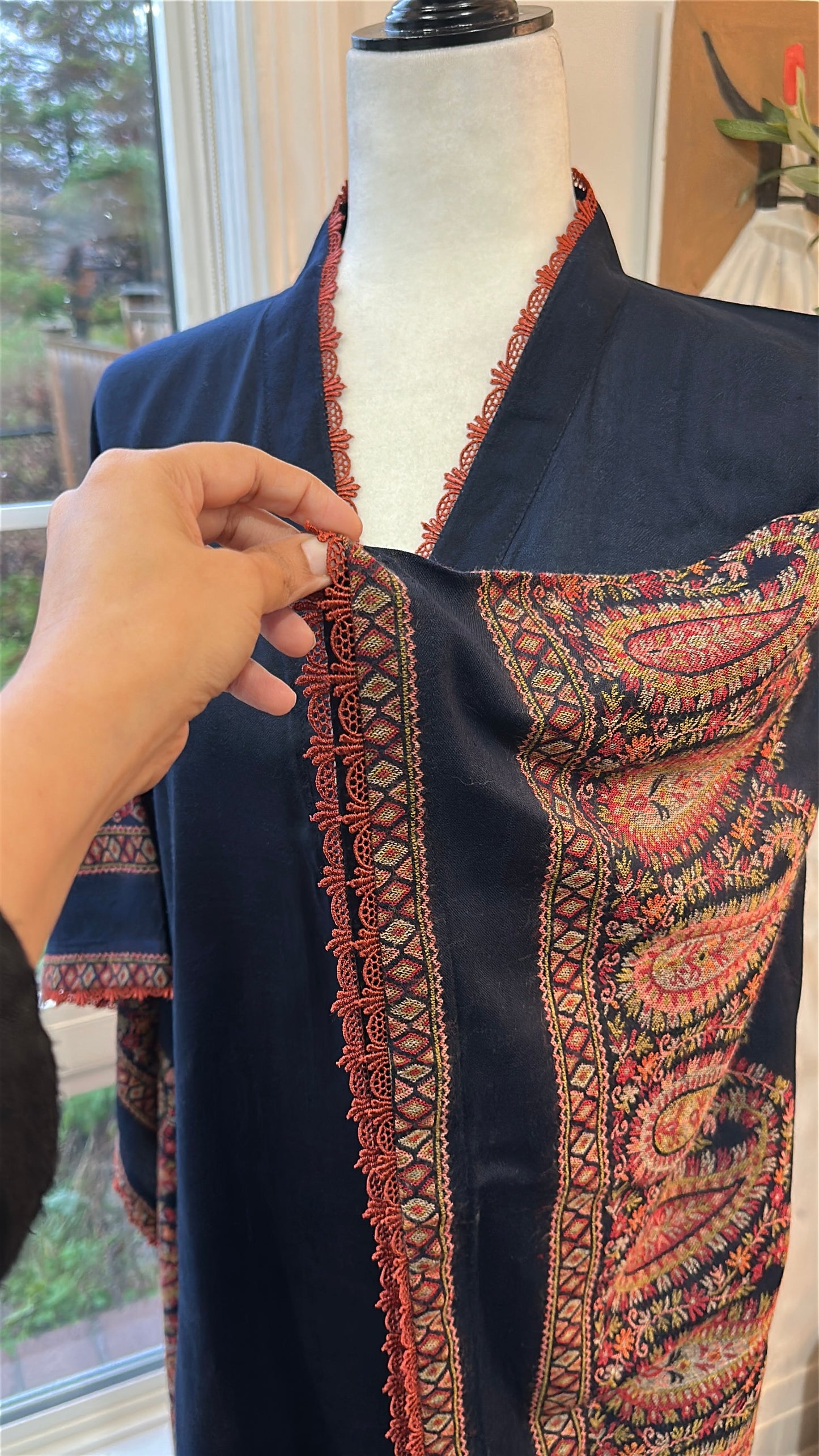 Neel-Raaz Kaftan – Midnight Tales in Thread