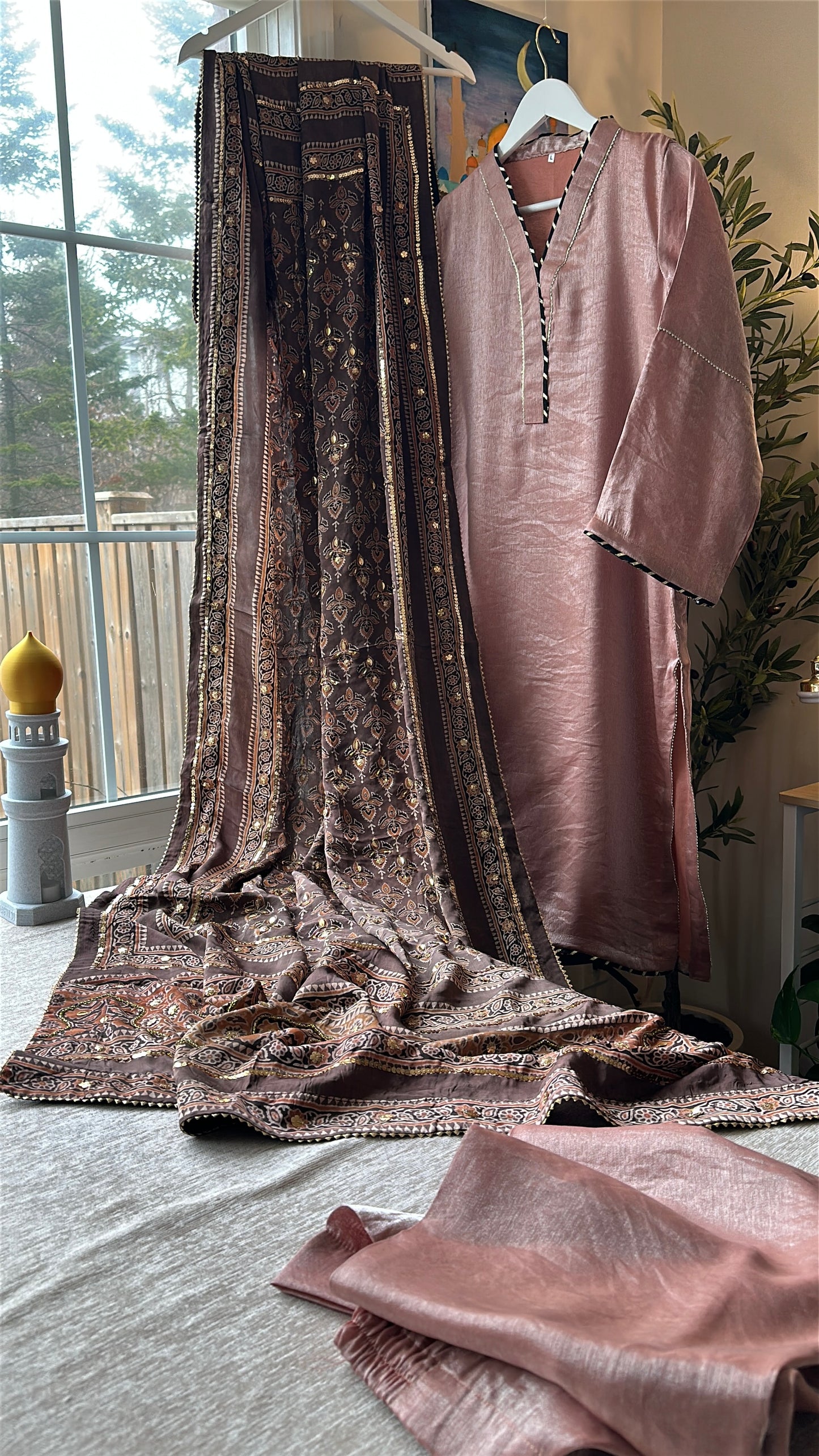 Ajrak Rosé Mehr Élan – A Soft Glow of Heritage & Grace