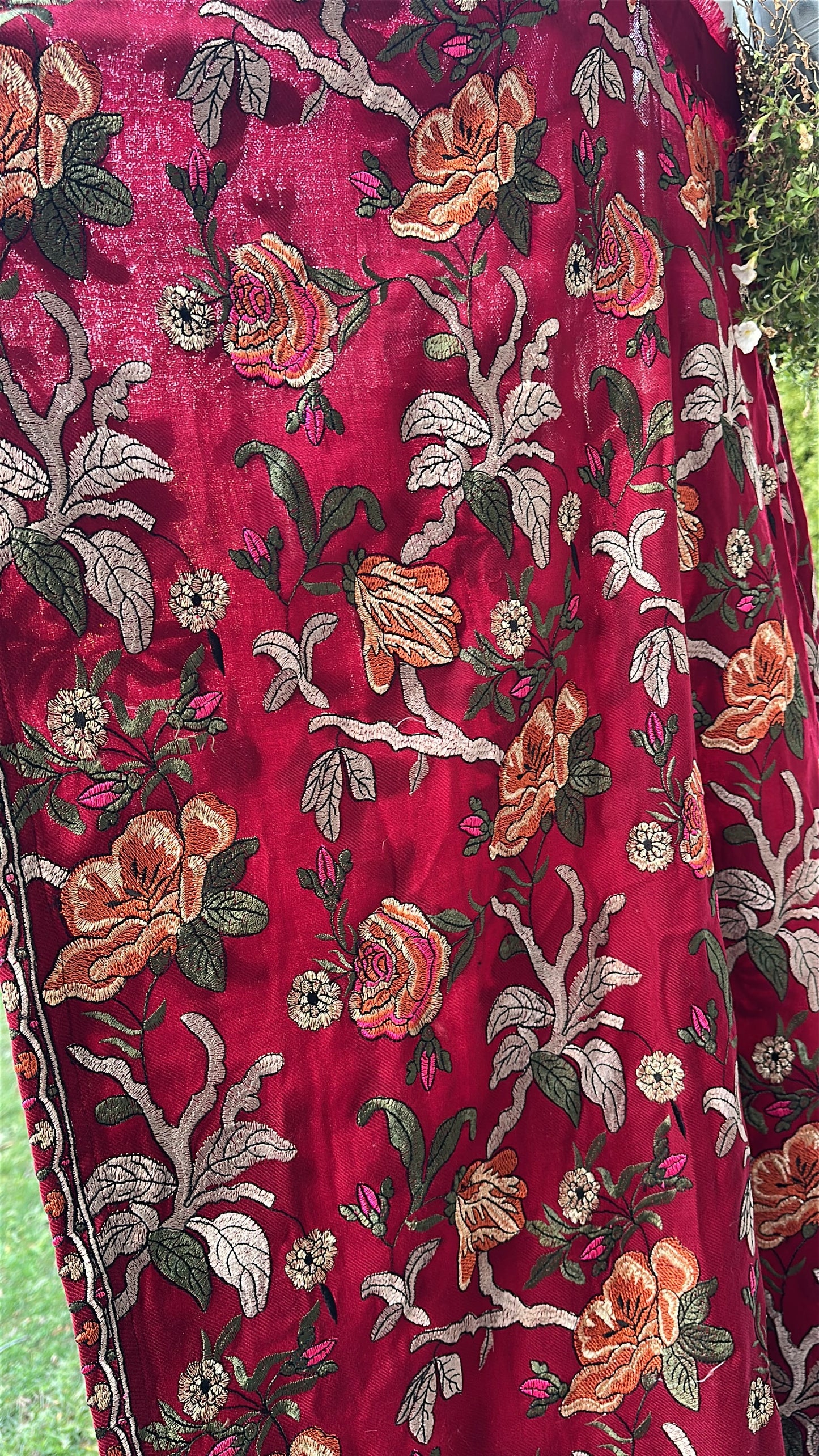 Gulab Jal – A Deep Maroon Kaftan