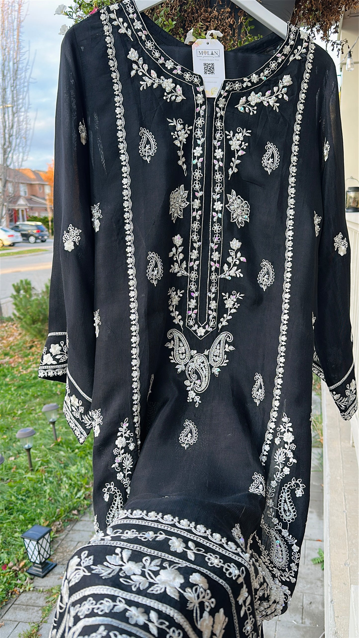 Moonlit Noir – Soft Elegance in Midnight Black