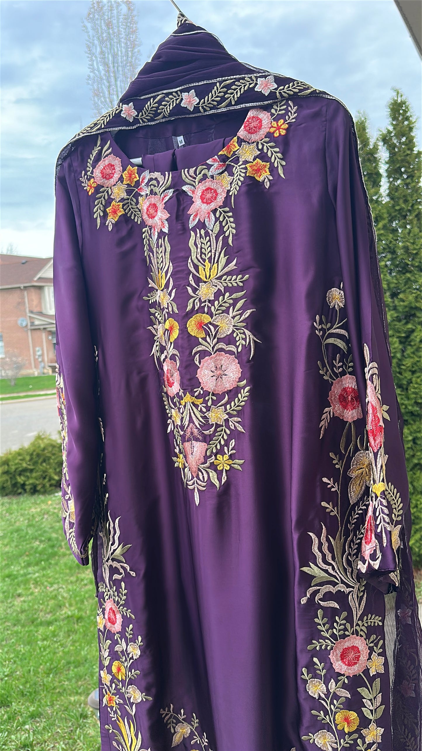 Midnight Gulnaar Élan