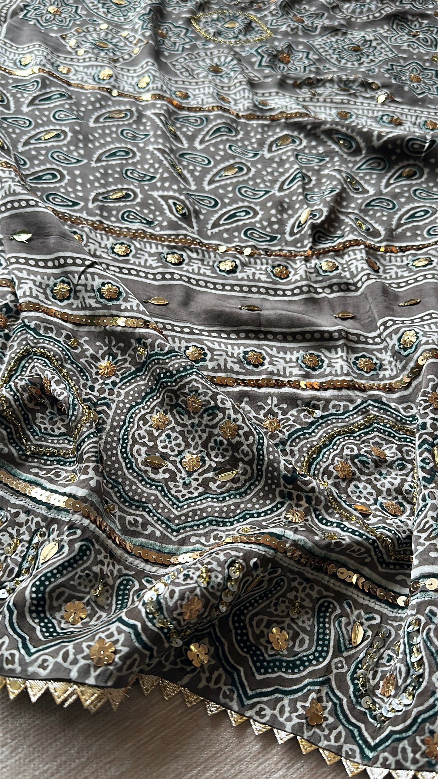Ajrak Ash Noor Élan – Smoky Glow in Heritage Silk
