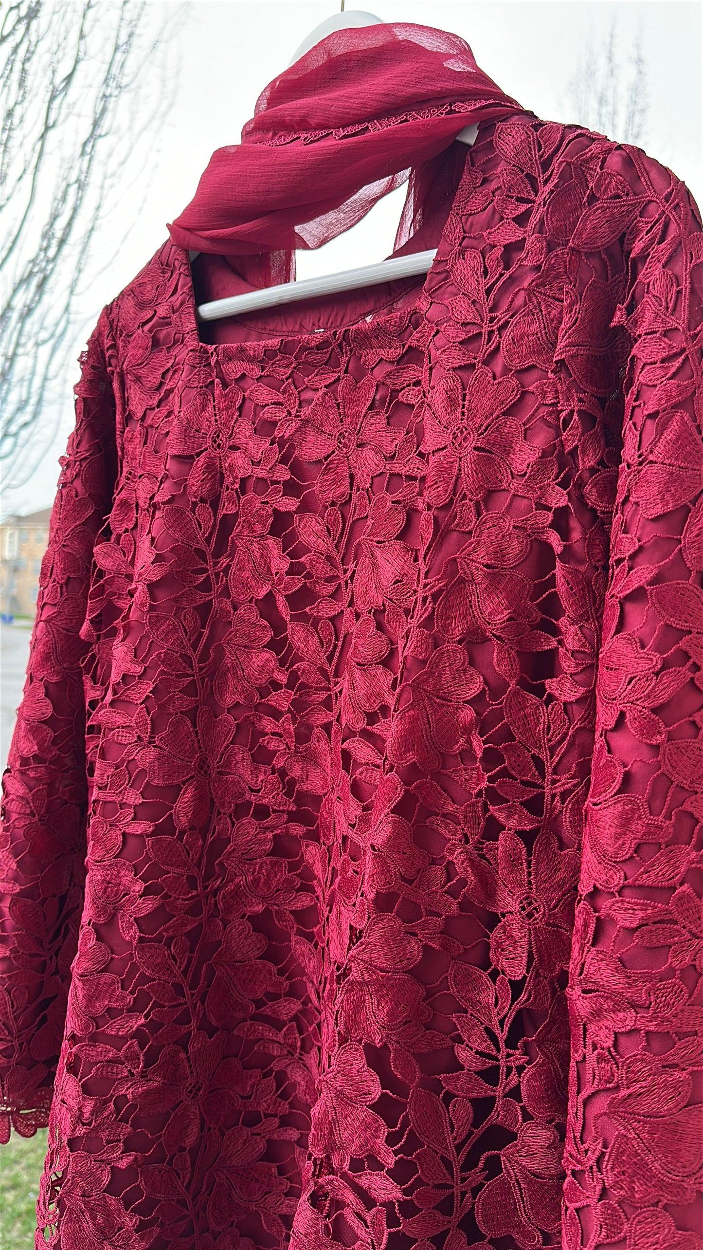 Crimson Bloom Crochet Élan – Crochet Edit 2026