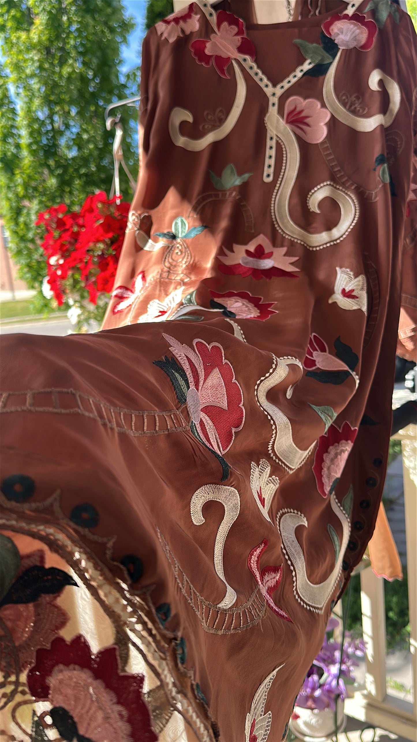 Mocha Rose – A Garden in Motion