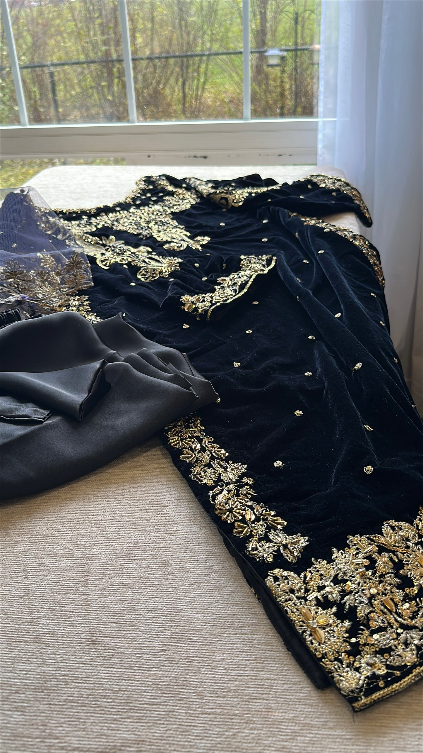 Zewar-e-Siyah – Jewels on Midnight Black