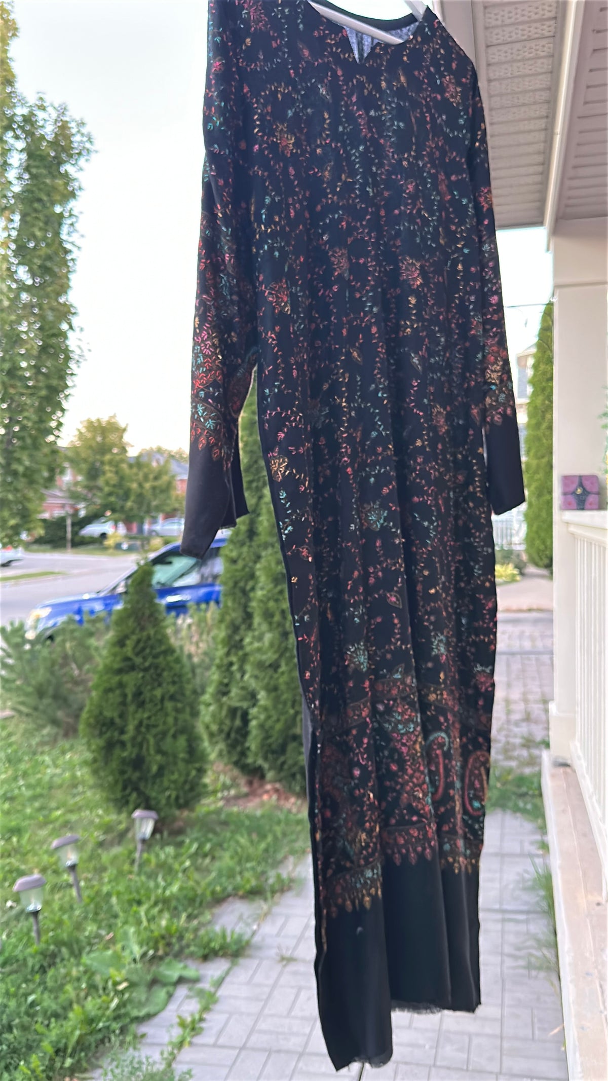 Rang-e-Shab Black Pashmina Kaftan – Embroidered