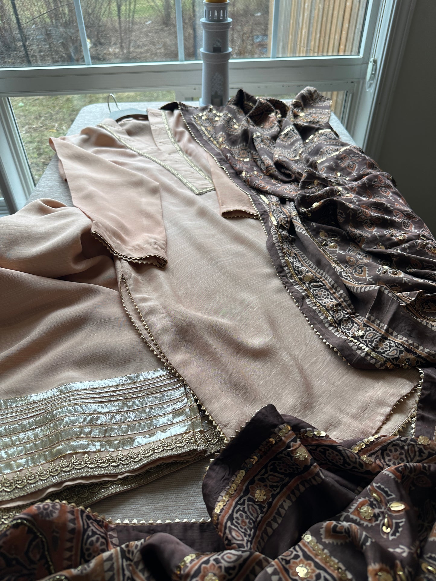 Ajrak Zareen Dusk Élan – Where Earth Meets Gold