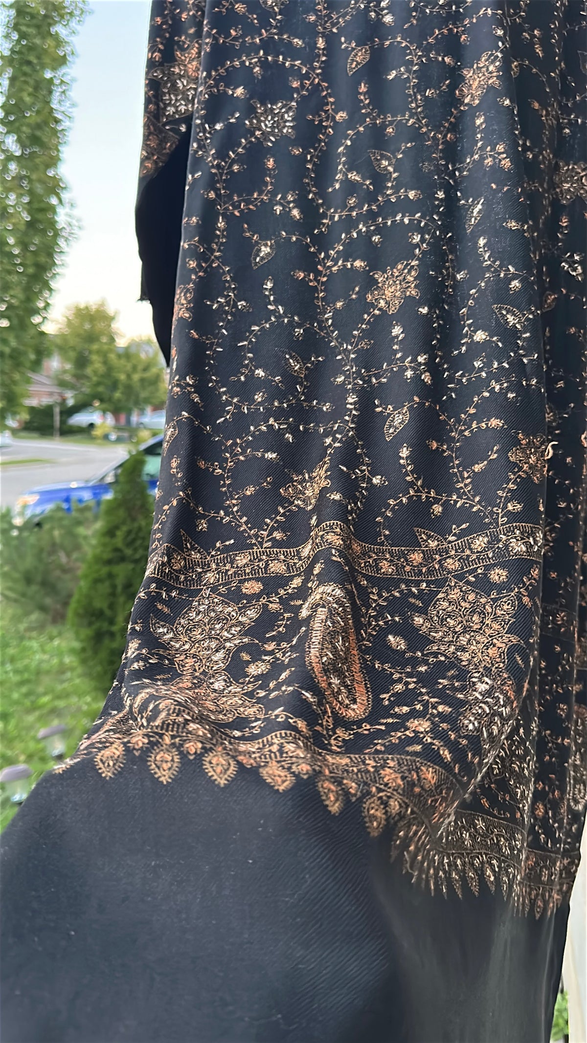 Zar-e-Shab Pashmina Kaftan