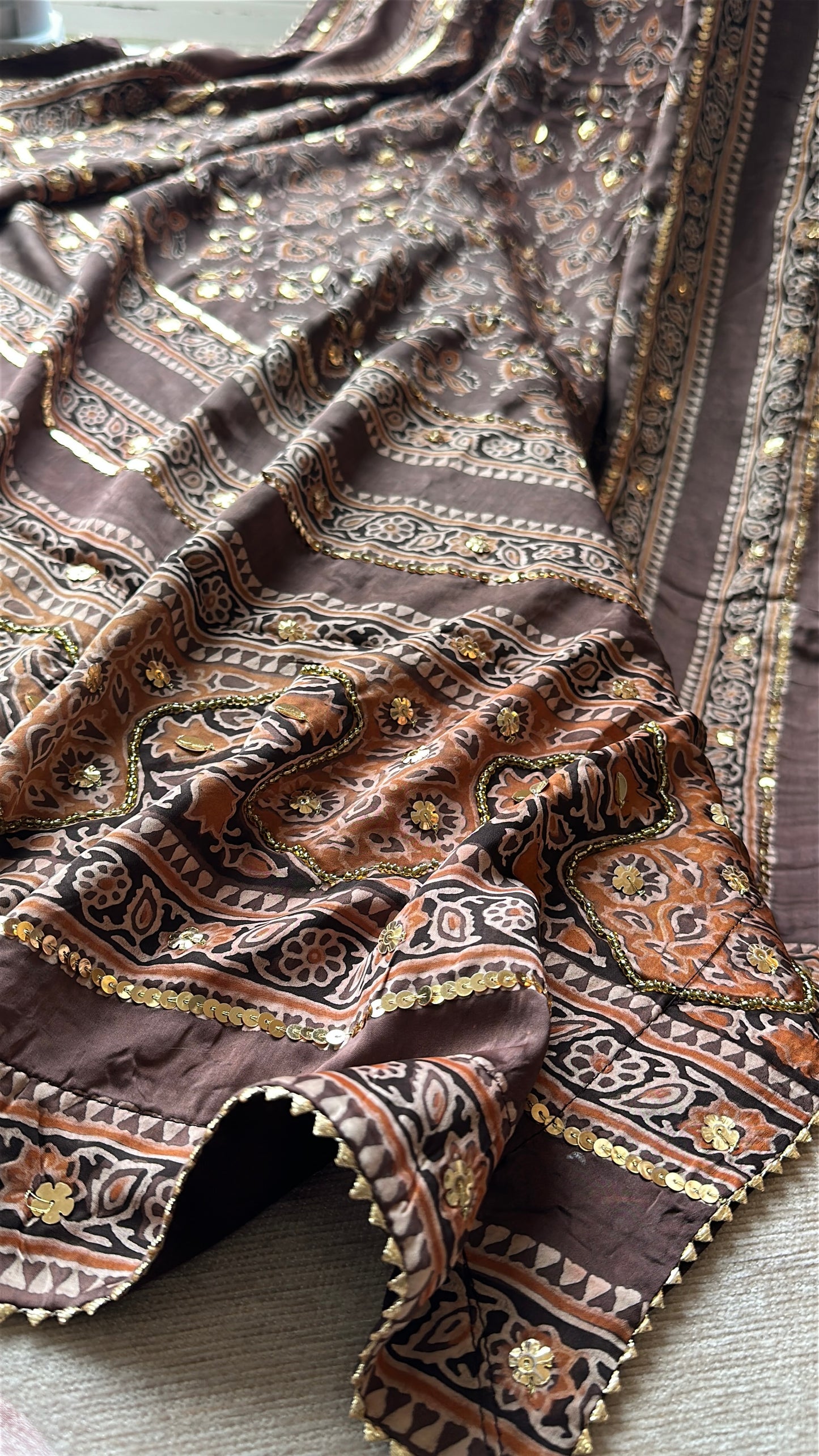 Ajrak Rosé Mehr Élan – A Soft Glow of Heritage & Grace