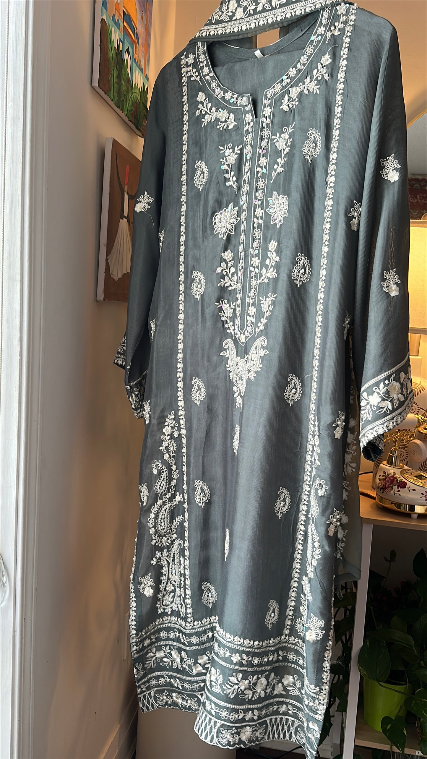 Noor Sage – Soft Grace in Every Thread