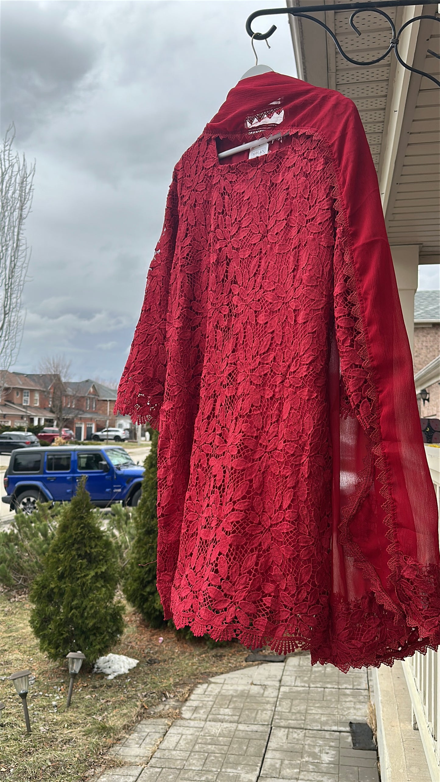 Ruby Crochet Élan – Timeless Craft in Crimson