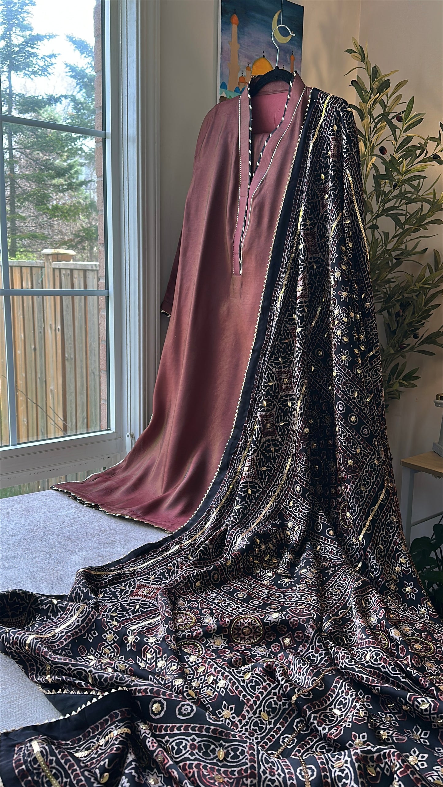 Rosé Noir Ajrak Élan – Where Soft Grace Meets Bold Heritage