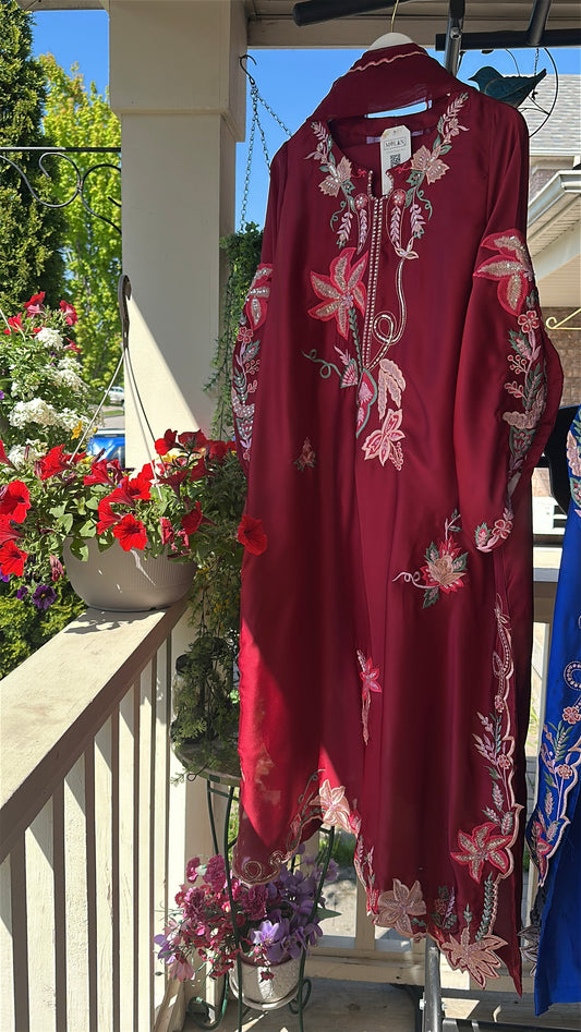 ❤️ Ruby Veil Élan – Deep Tones, Timeless Glamour
