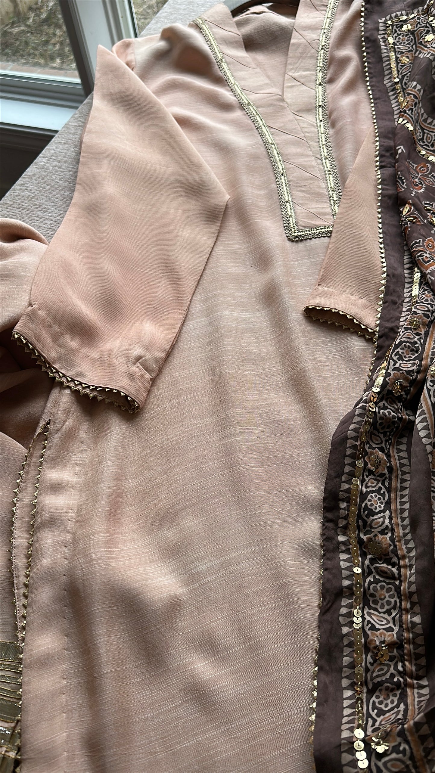 Ajrak Zareen Dusk Élan – Where Earth Meets Gold
